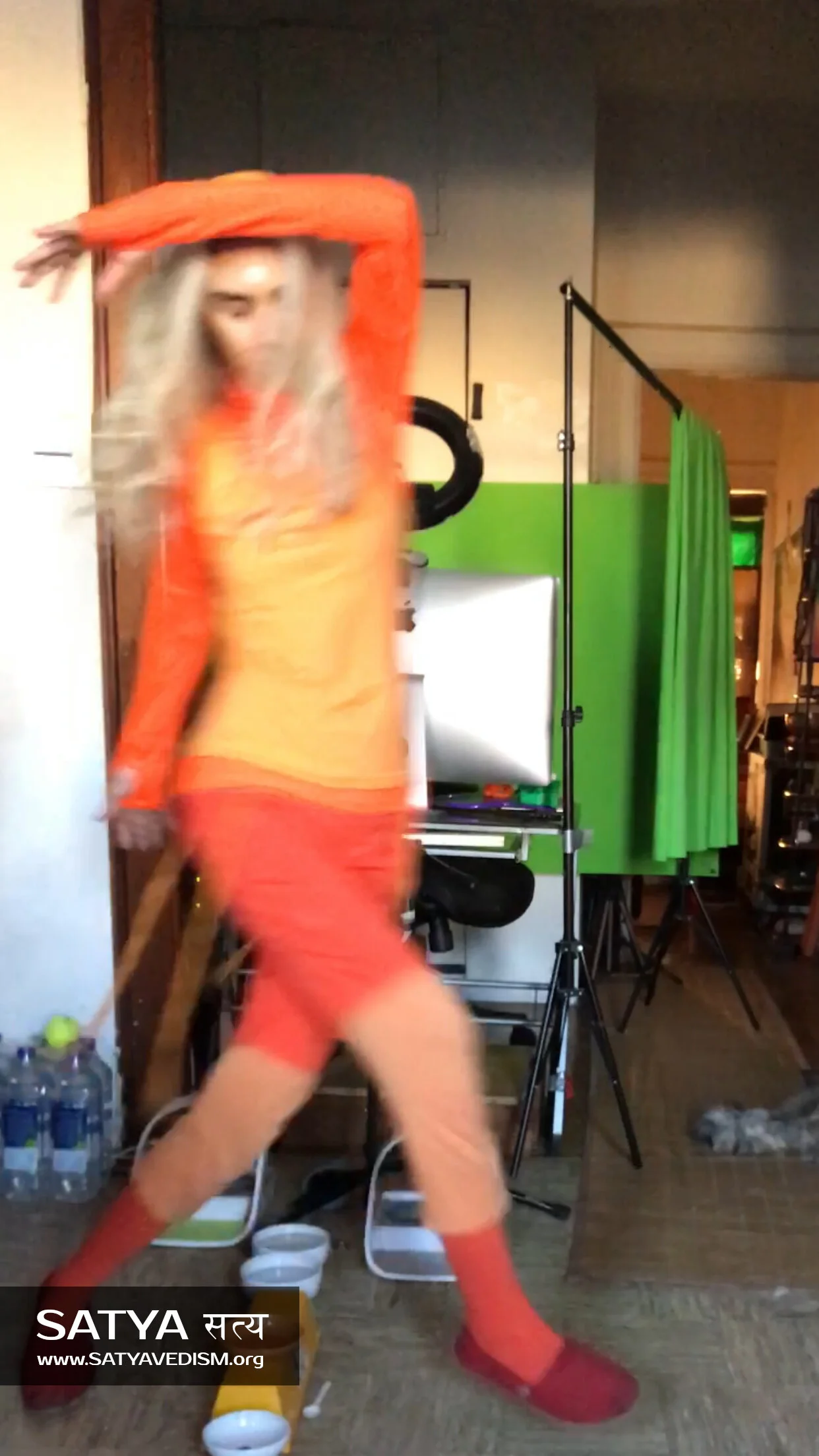 OM_SATYAVATARA_DANCE_13.jpg