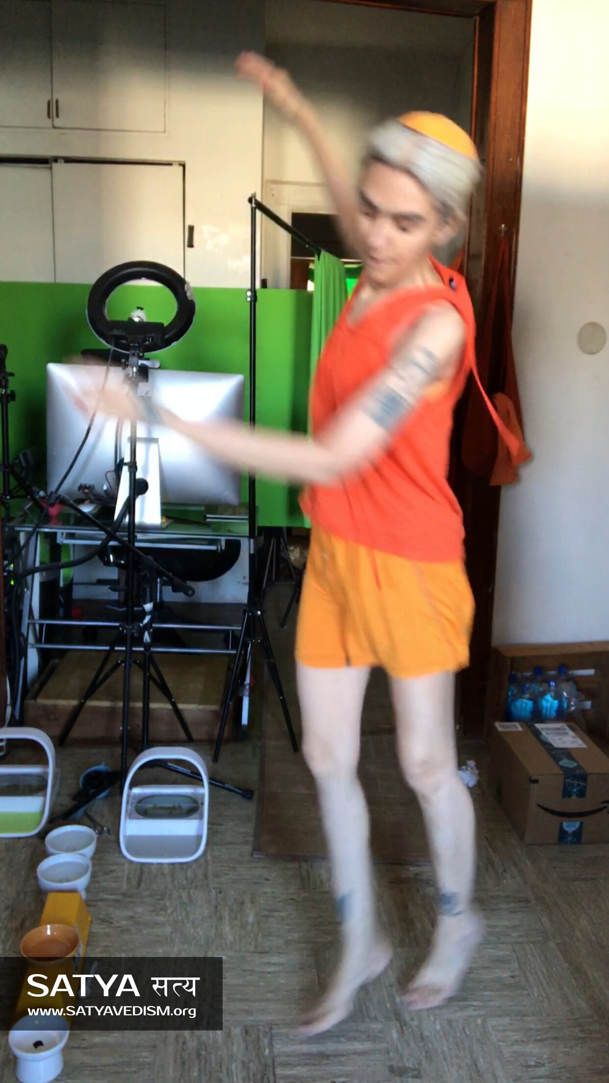 OM_SATYAVATARA_DANCE_17.jpg