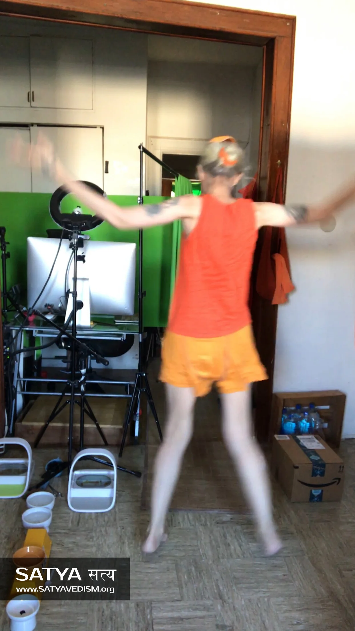 OM_SATYAVATARA_DANCE_18.jpg