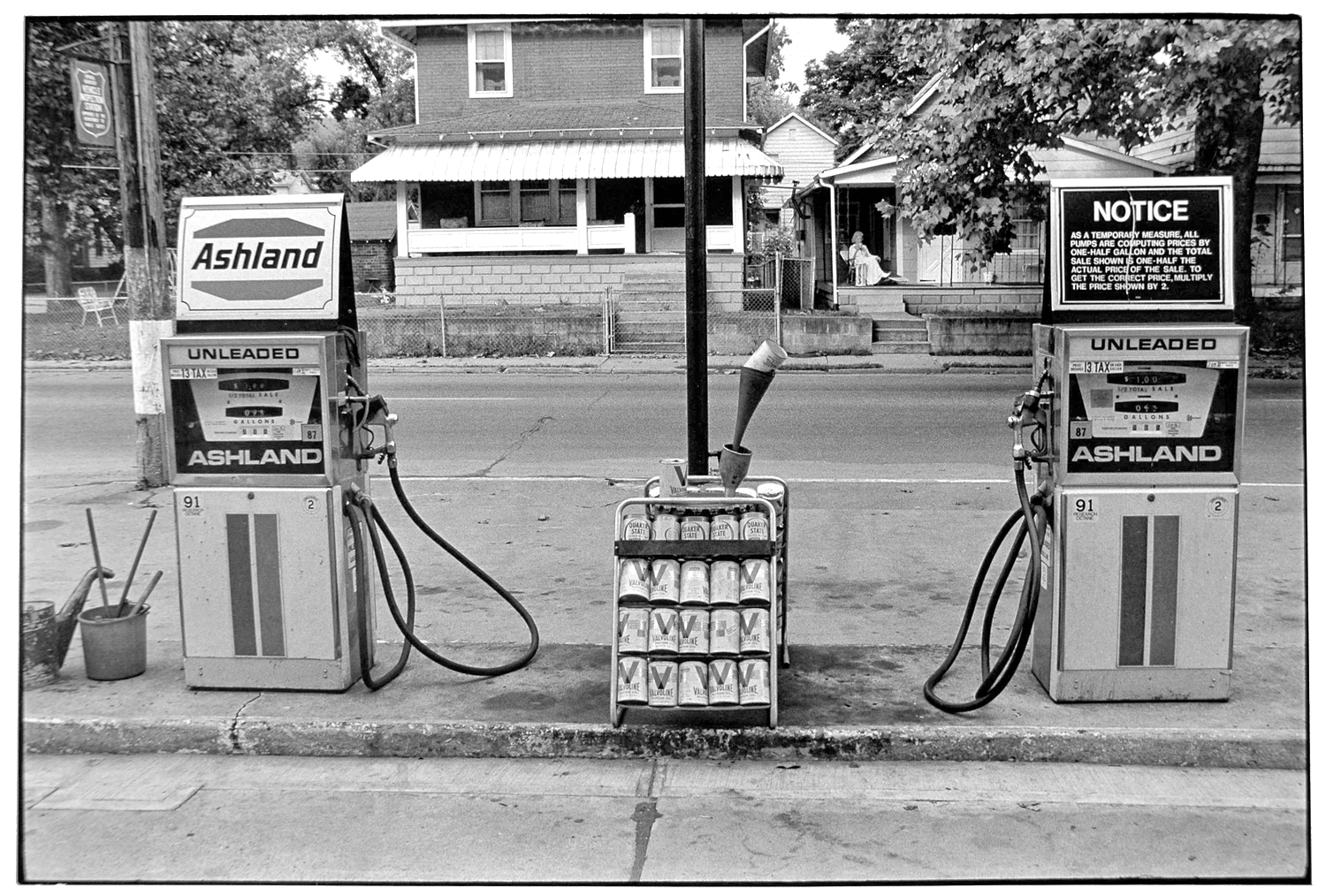 Gas Station-007-2.jpg