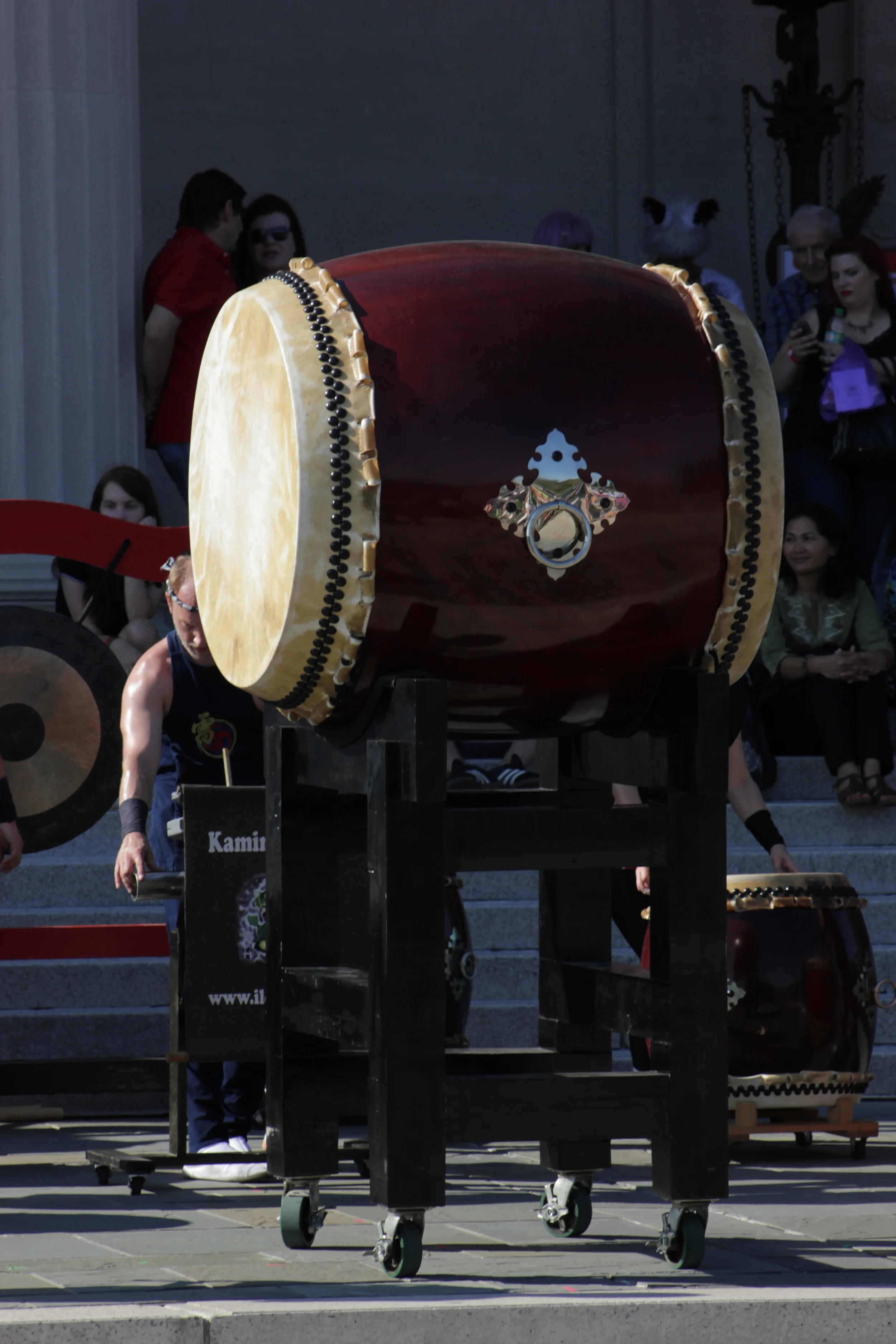 The 大太鼓 (daitaiko, or big drum)