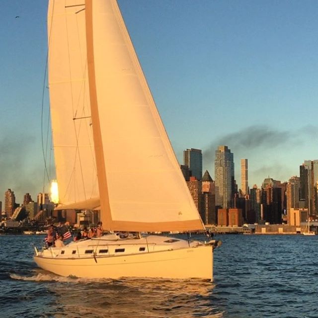 Charging downtown. Gemini stretching her legs under full canvas on what feels more like an early fall night than mid August. #sailing #nyc #beneteau #manhattan #sail #sunset
