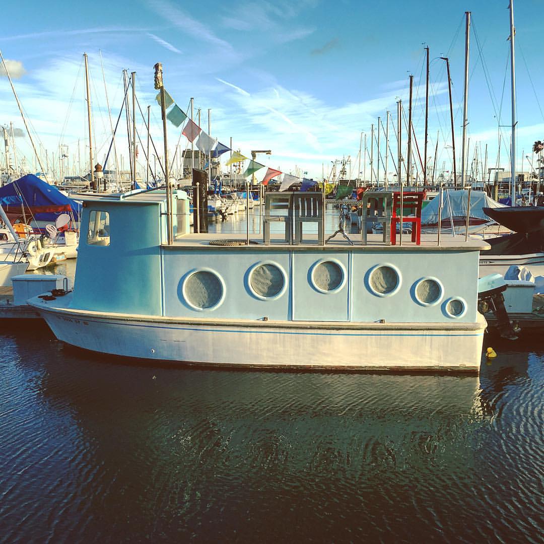 allaboard-the-ss-dreamboat-adorable-vintage-boat-in-the-santabarbara-harbor-adventure-travel-wanderlust-skipping-slrsundays-week-51-354365_23984173426_o.jpg