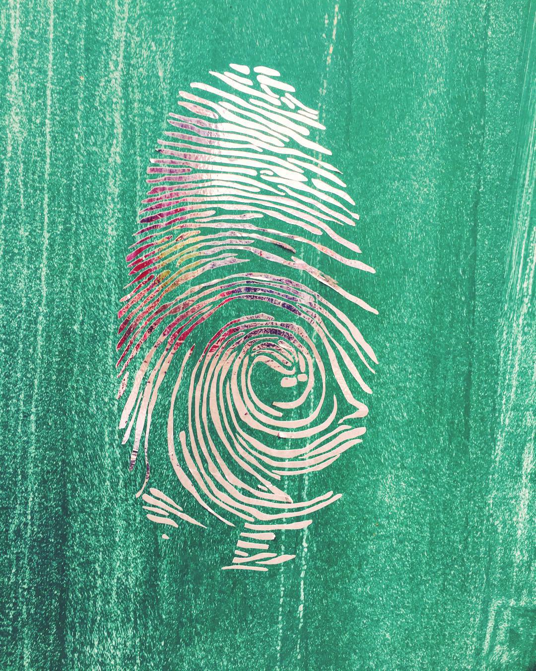 thumbsup-dude-silver-flashtattoo-style-graffiti--green-wall-quite-festive-such-shiny-much-print-fingerprint-363365_24008325811_o.jpg