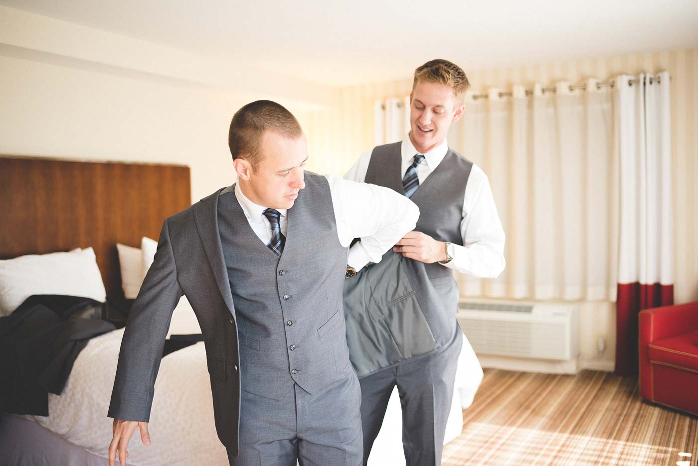 sJennifer-+-Scott---Lindley-Scott-House---01-Boys-Geting-Ready-37.jpg