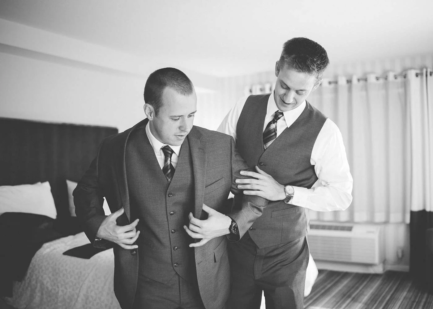 sJennifer-+-Scott---Lindley-Scott-House---01-Boys-Geting-Ready-39.jpg