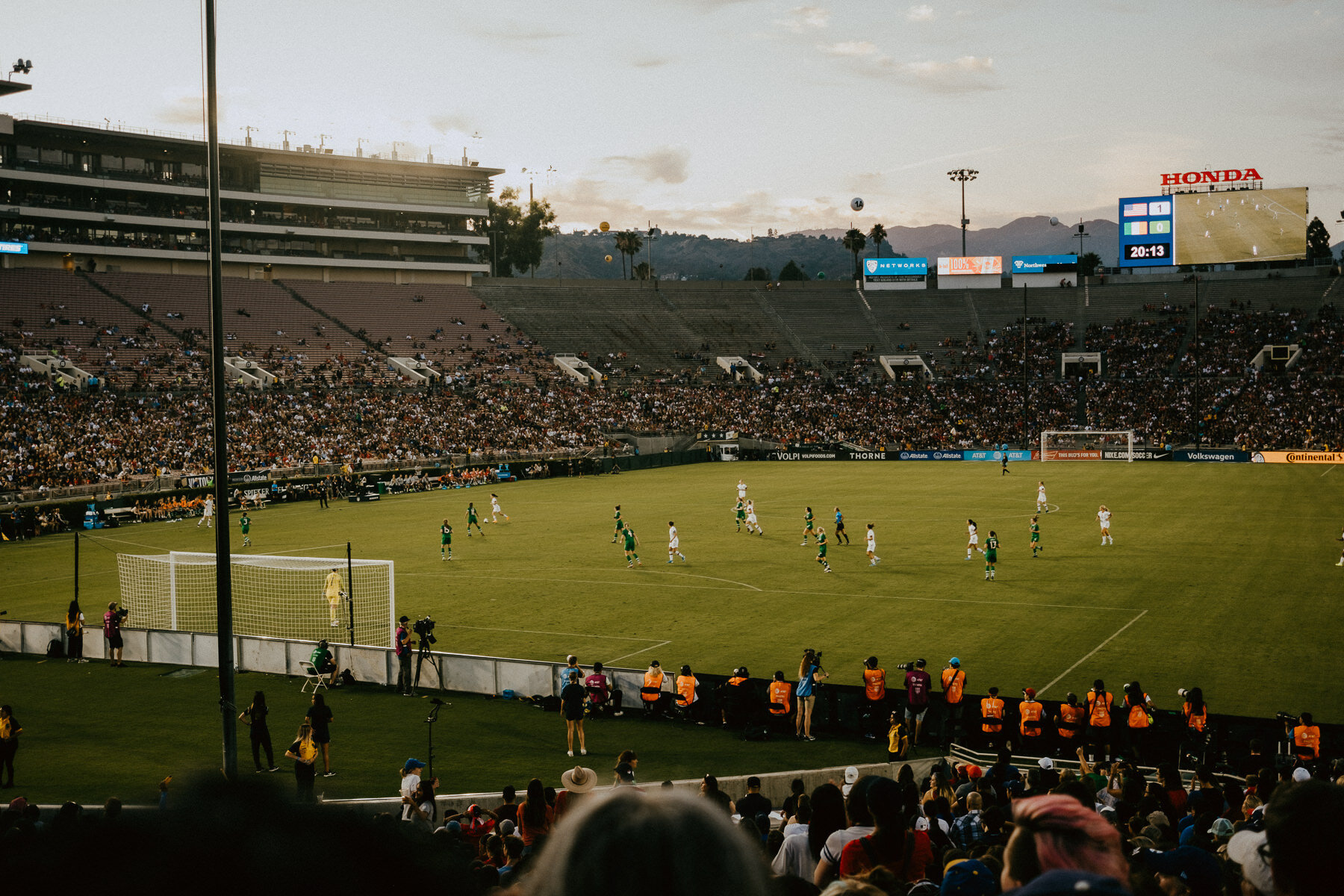 sUSWNT at Rose Bowl Stadium-6.jpg