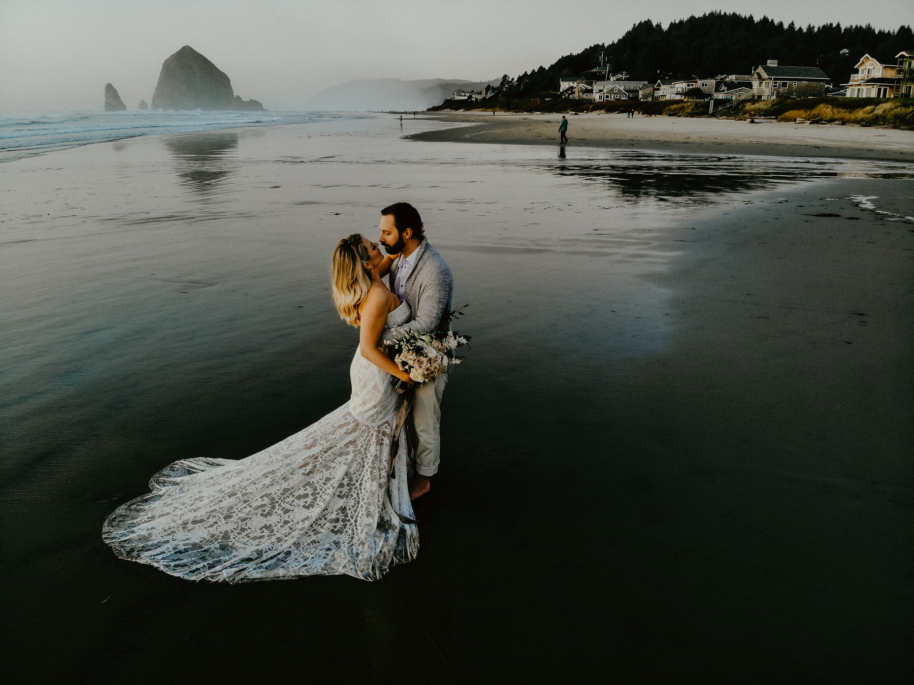 sKendra + Tim - Cannon Beach Oregon Wedding - IG Vaughntastic-97.jpg