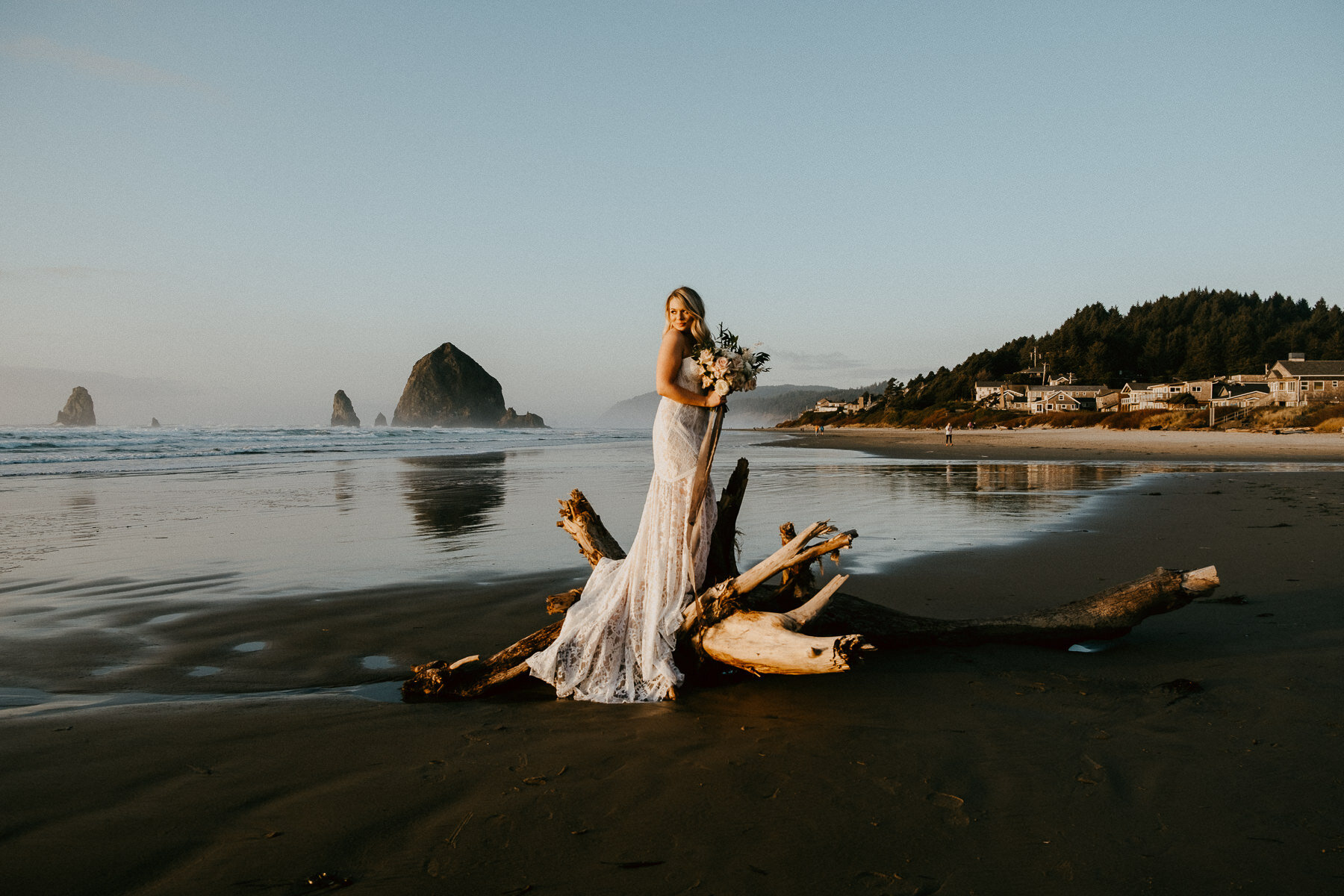 sKendra + Tim - Cannon Beach Oregon Wedding - IG Vaughntastic-154.jpg