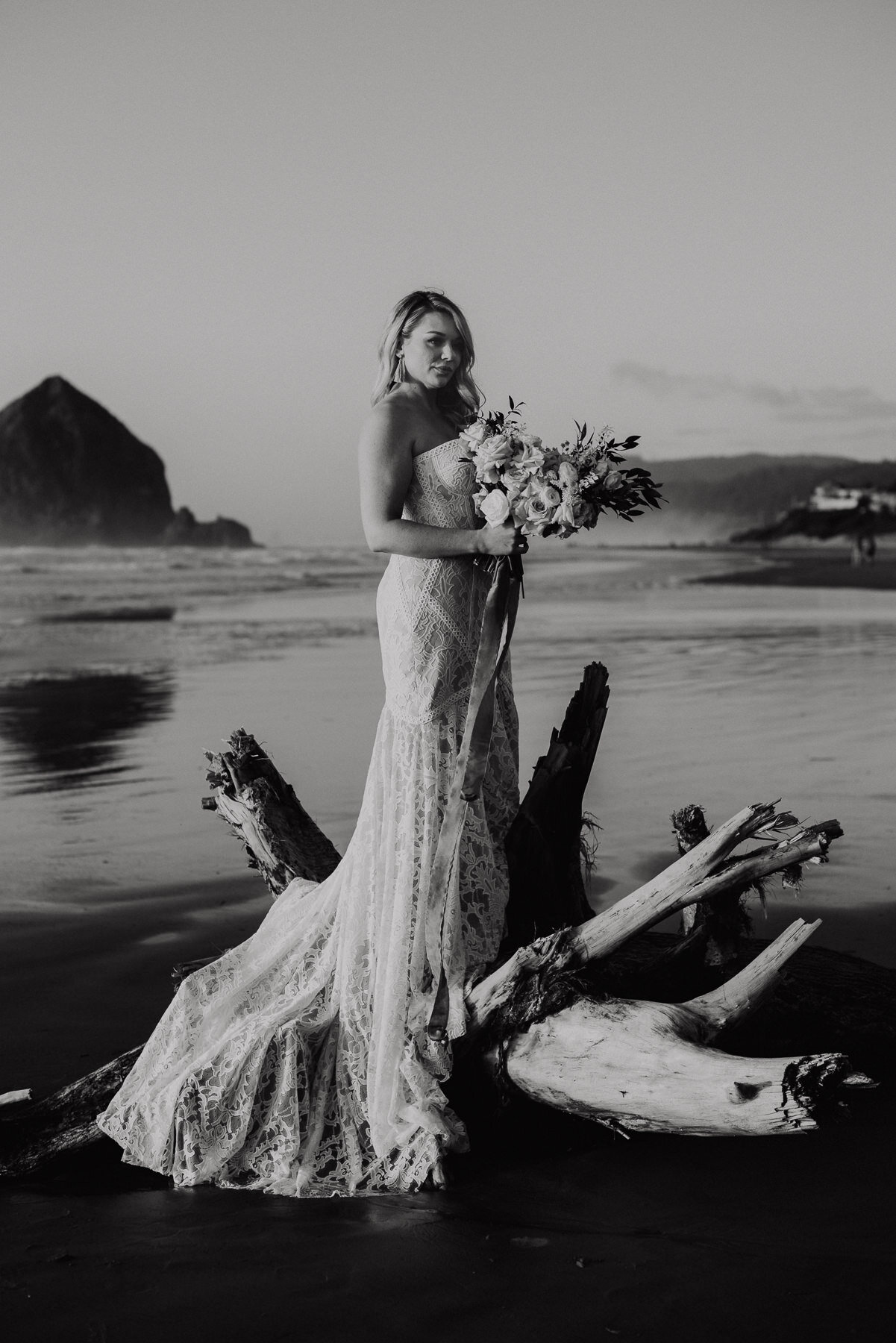 sKendra + Tim - Cannon Beach Oregon Wedding - IG Vaughntastic-158.jpg