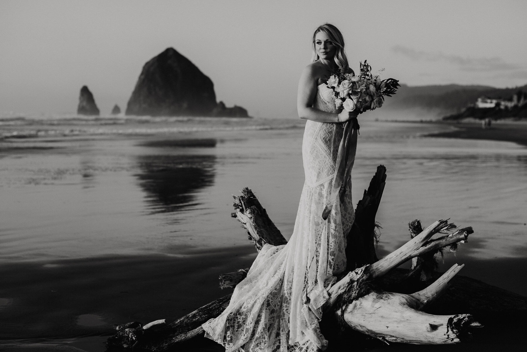sKendra + Tim - Cannon Beach Oregon Wedding - IG Vaughntastic-161.jpg
