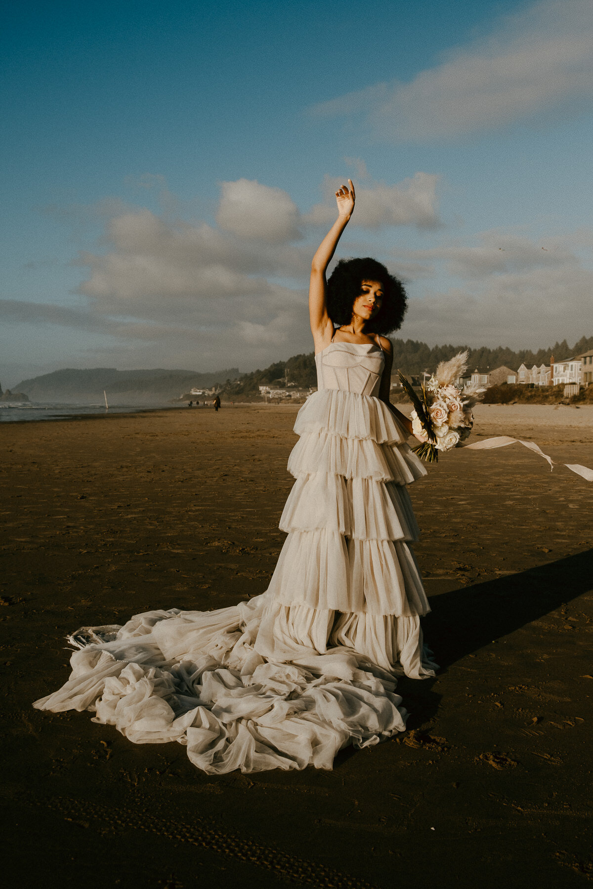 sAmber - Cannon Beach Bridal Editorial - IG Vaughntastic-10.jpg