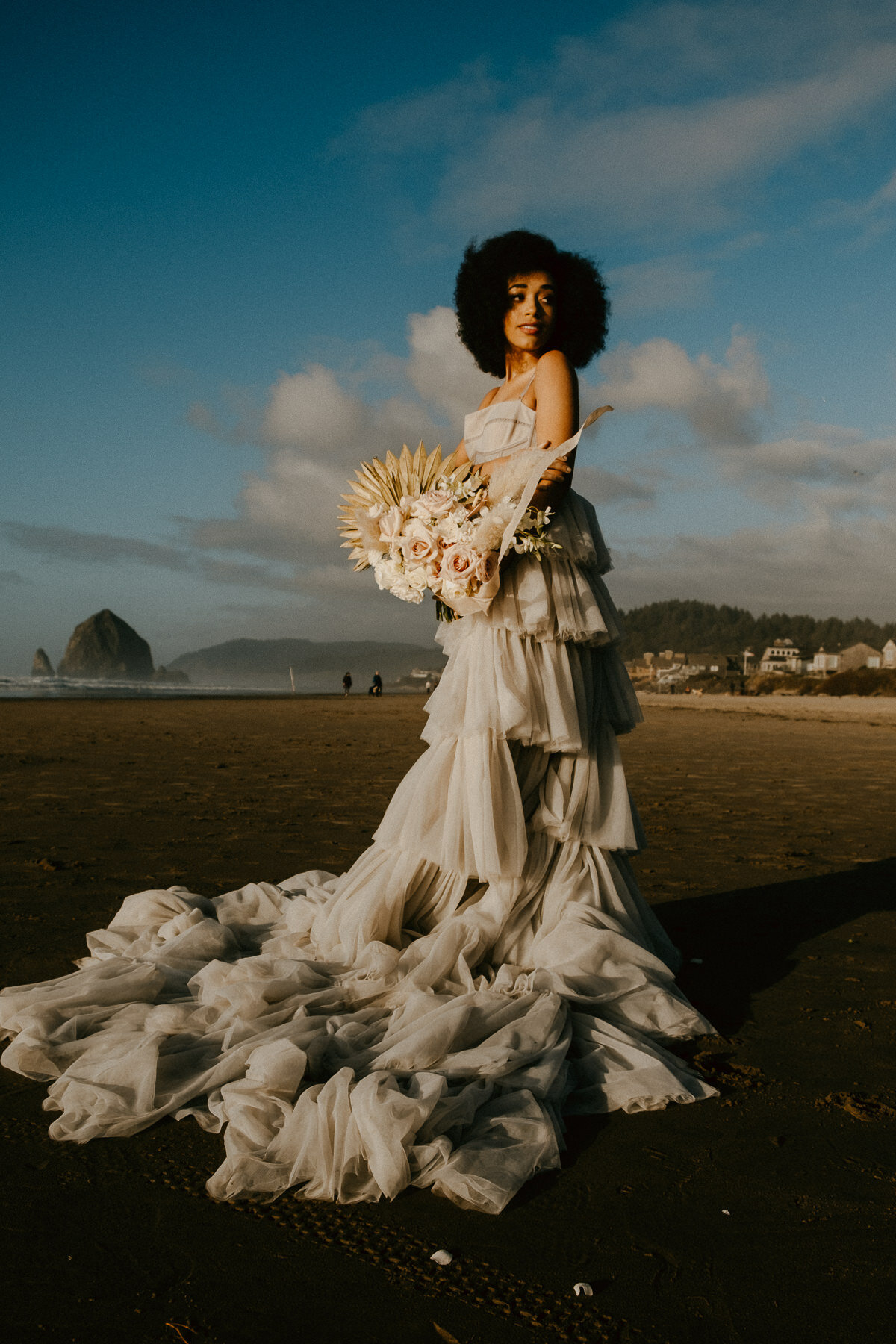 sAmber - Cannon Beach Bridal Editorial - IG Vaughntastic-16.jpg