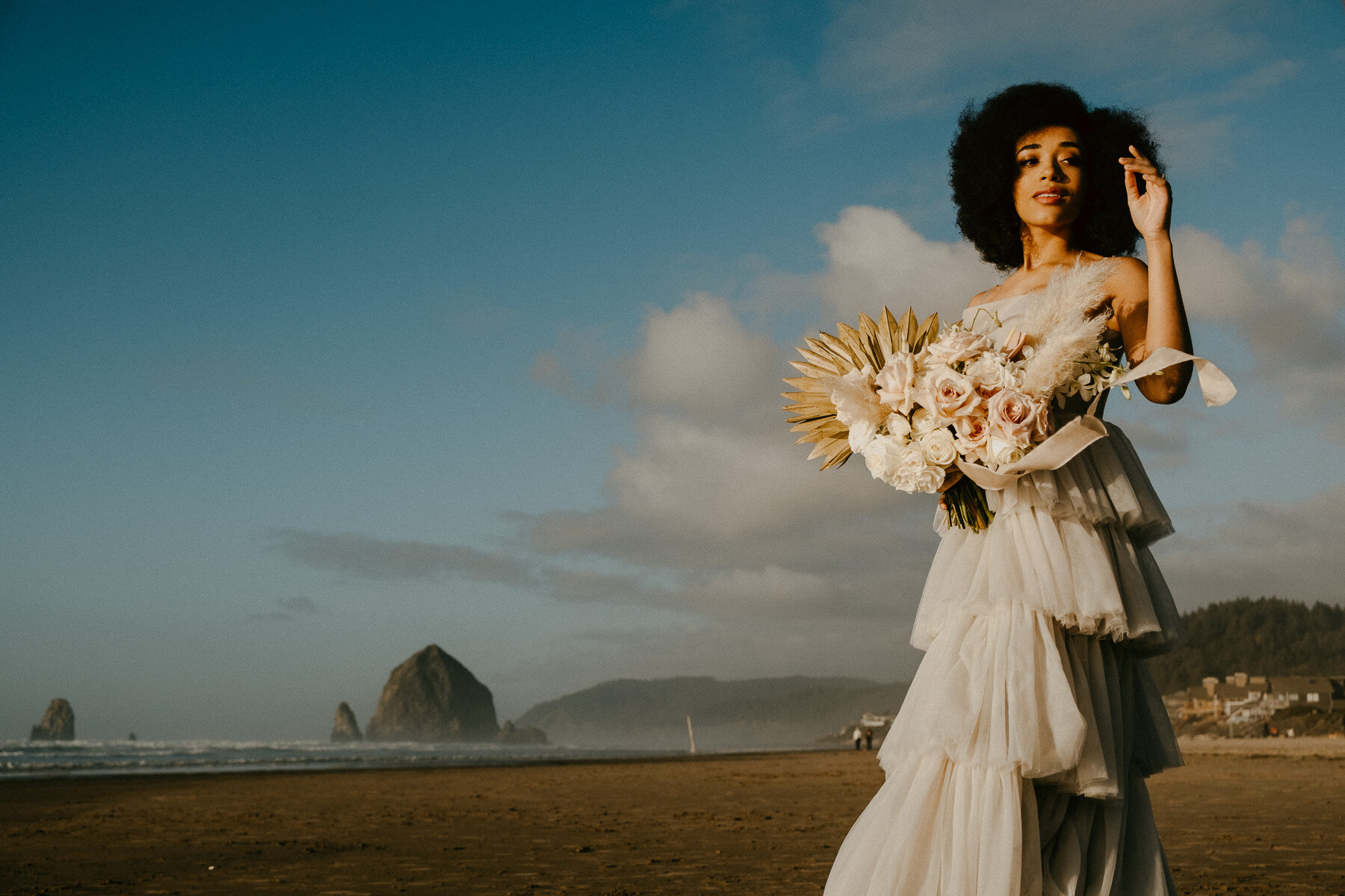 sAmber - Cannon Beach Bridal Editorial - IG Vaughntastic-19.jpg