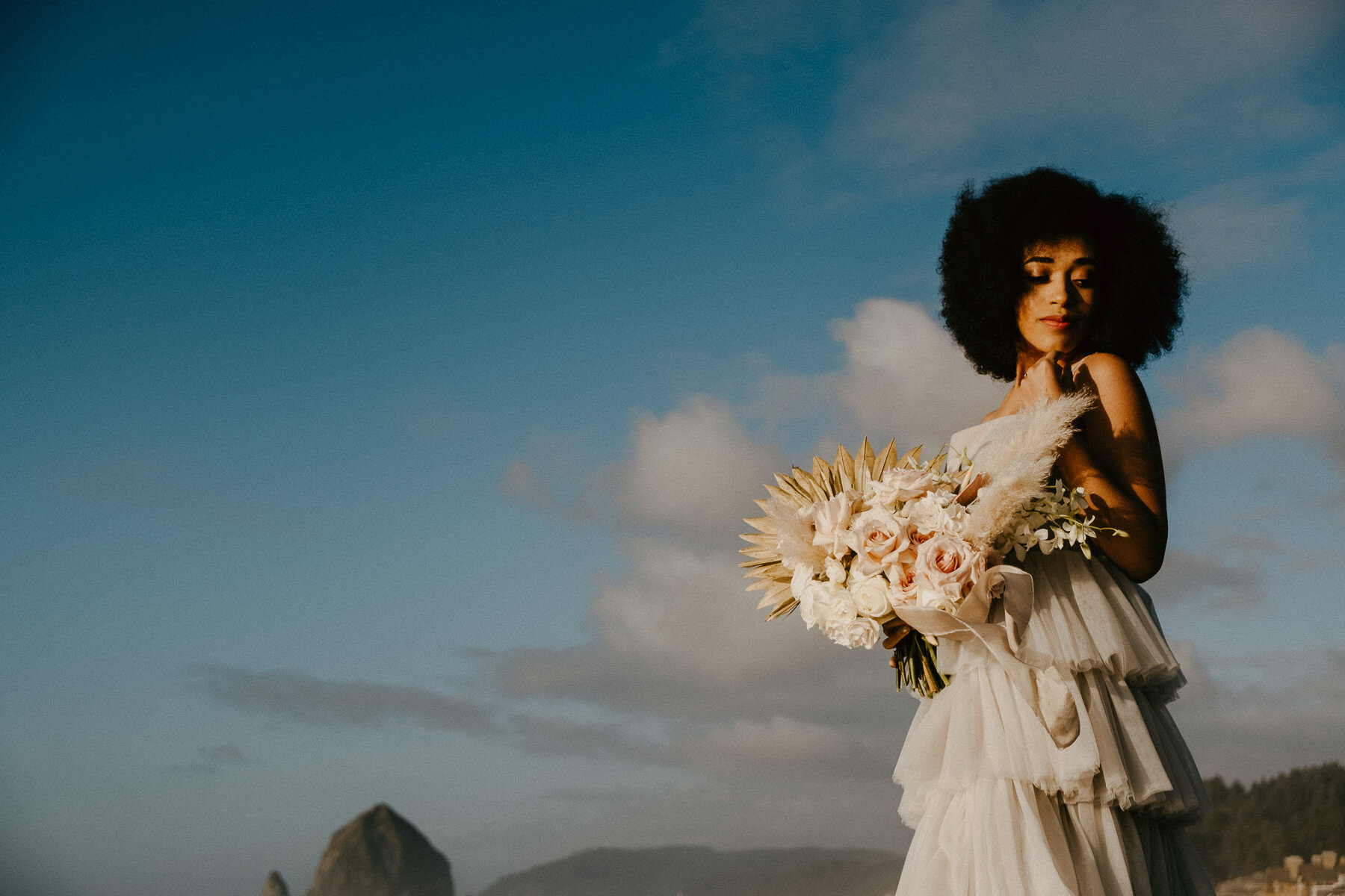 sAmber - Cannon Beach Bridal Editorial - IG Vaughntastic-21.jpg