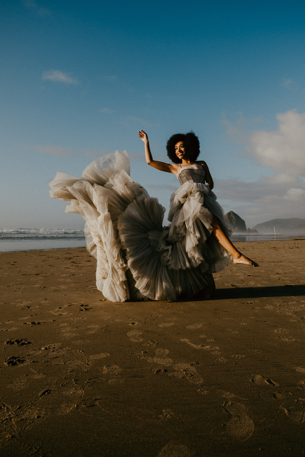 sAmber - Cannon Beach Bridal Editorial - IG Vaughntastic-36.jpg