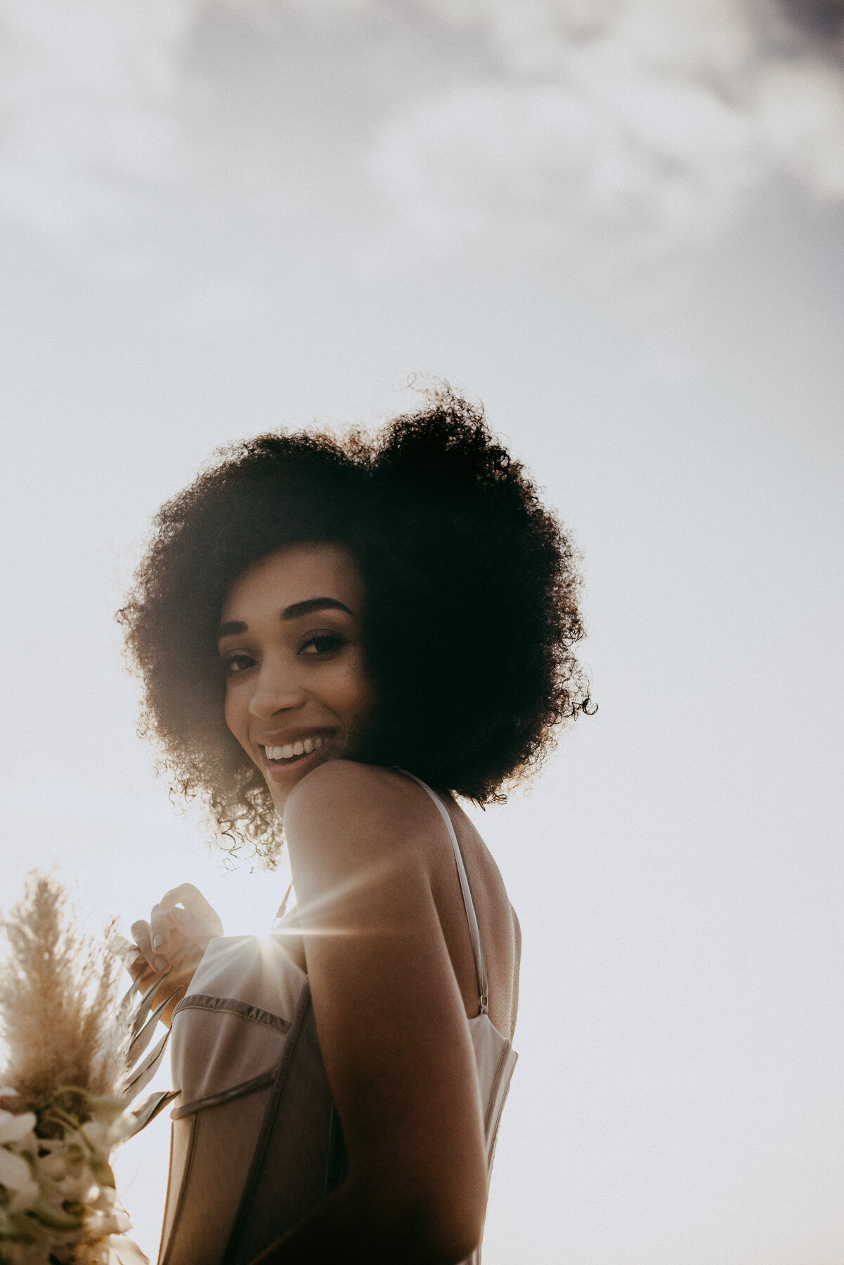 sAmber - Cannon Beach Bridal Editorial - IG Vaughntastic-102.jpg