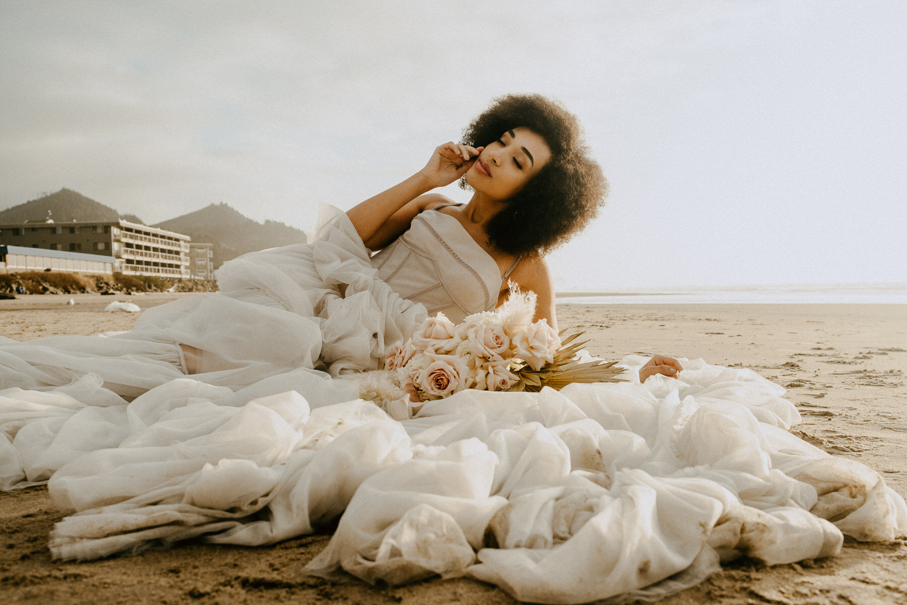 sAmber - Cannon Beach Bridal Editorial - IG Vaughntastic-155.jpg