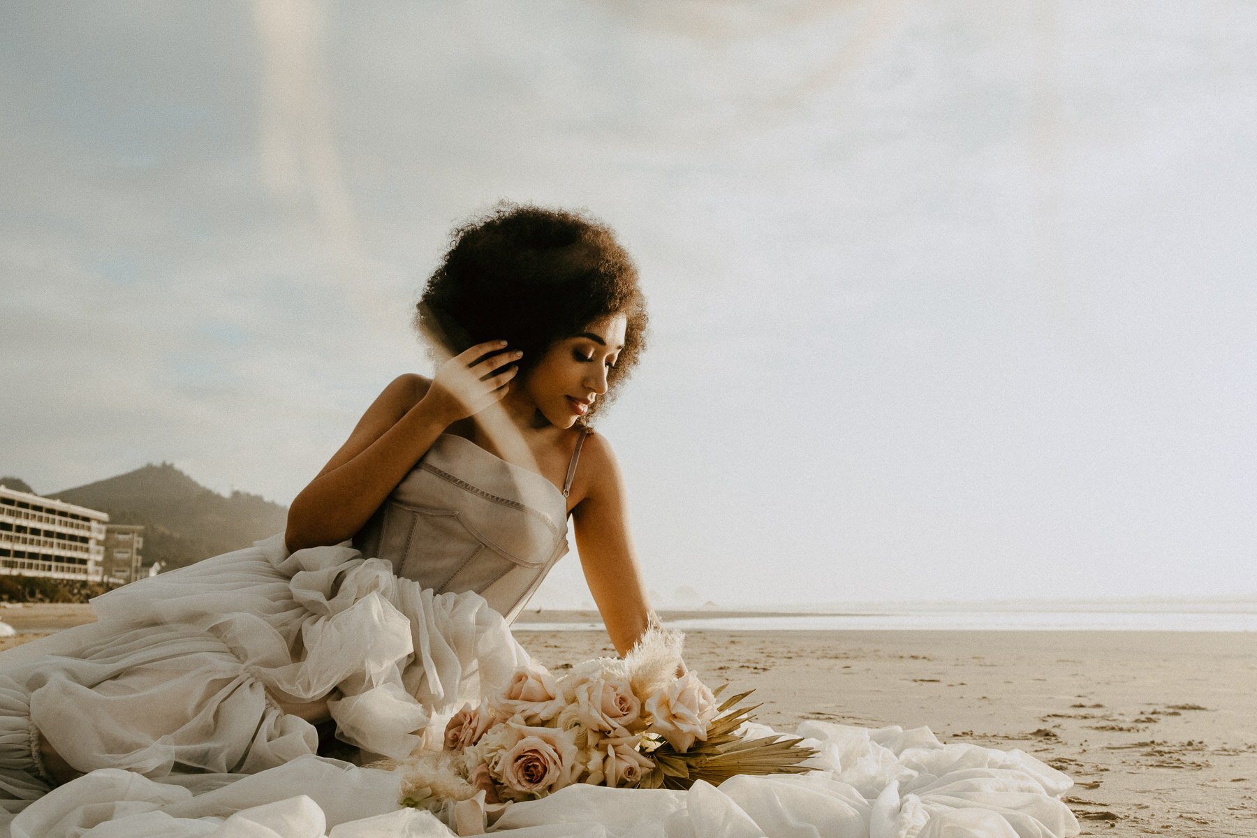 sAmber - Cannon Beach Bridal Editorial - IG Vaughntastic-158.jpg