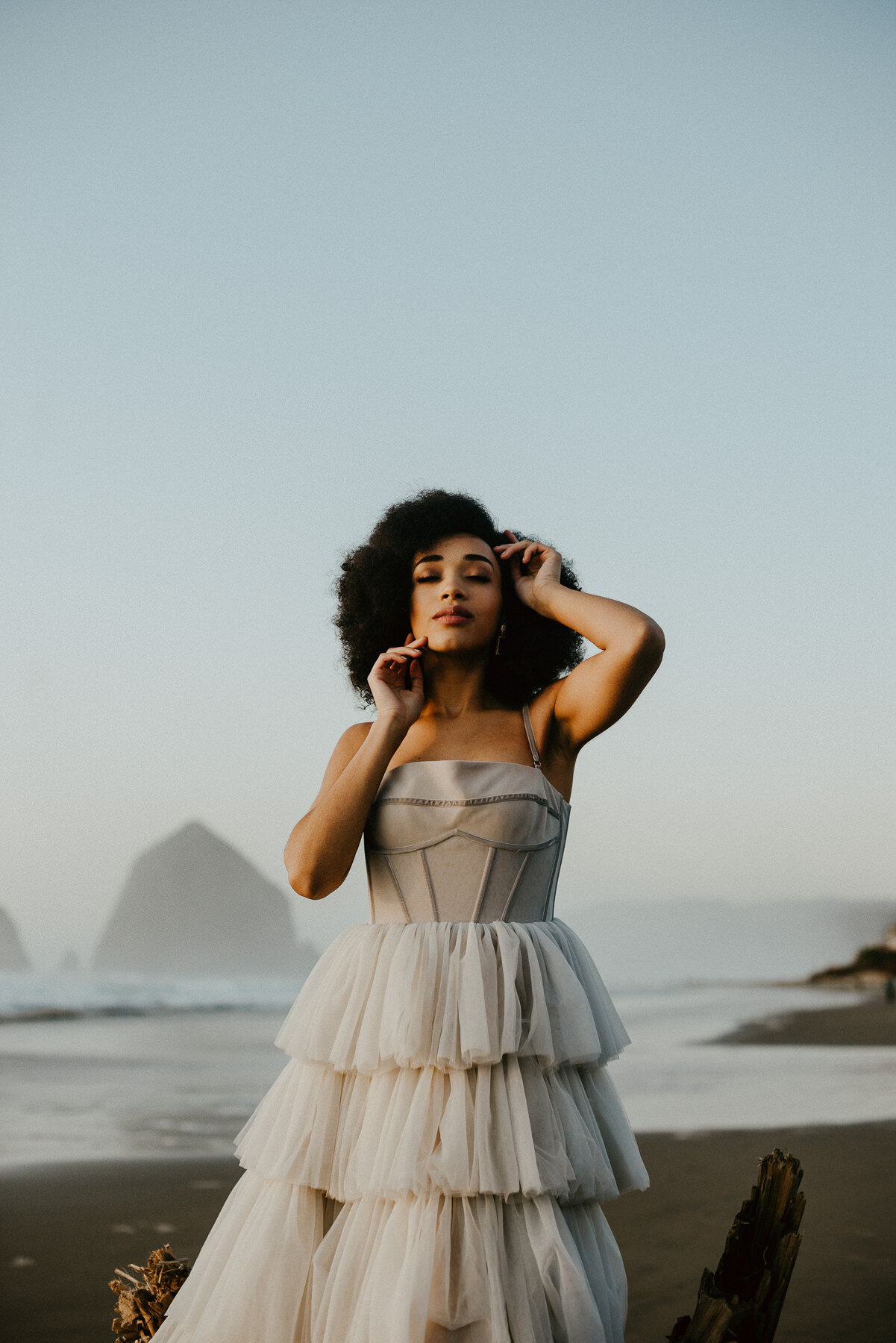 sAmber - Cannon Beach Bridal Editorial - IG Vaughntastic-255.jpg