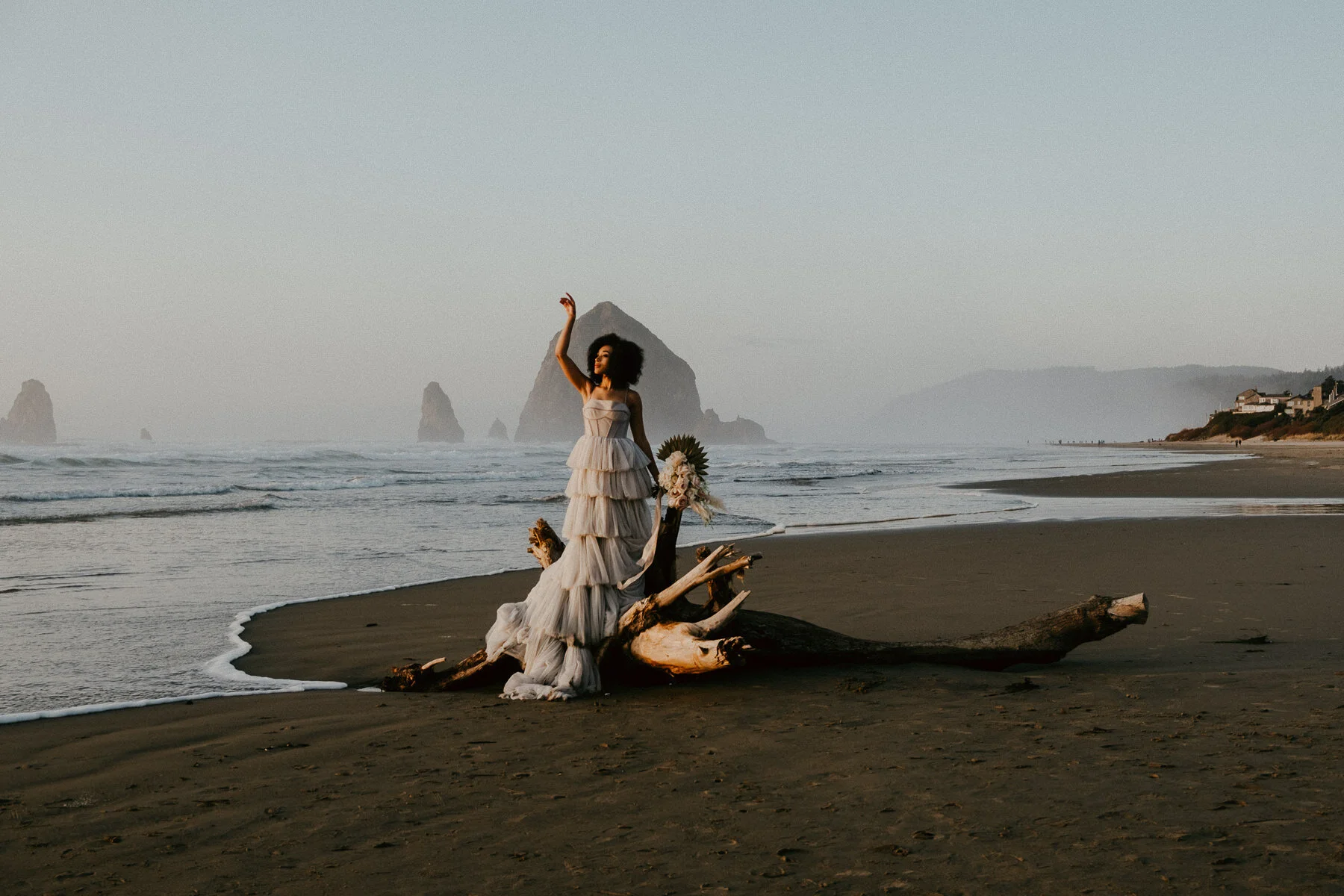 sAmber - Cannon Beach Bridal Editorial - IG Vaughntastic-224.jpg