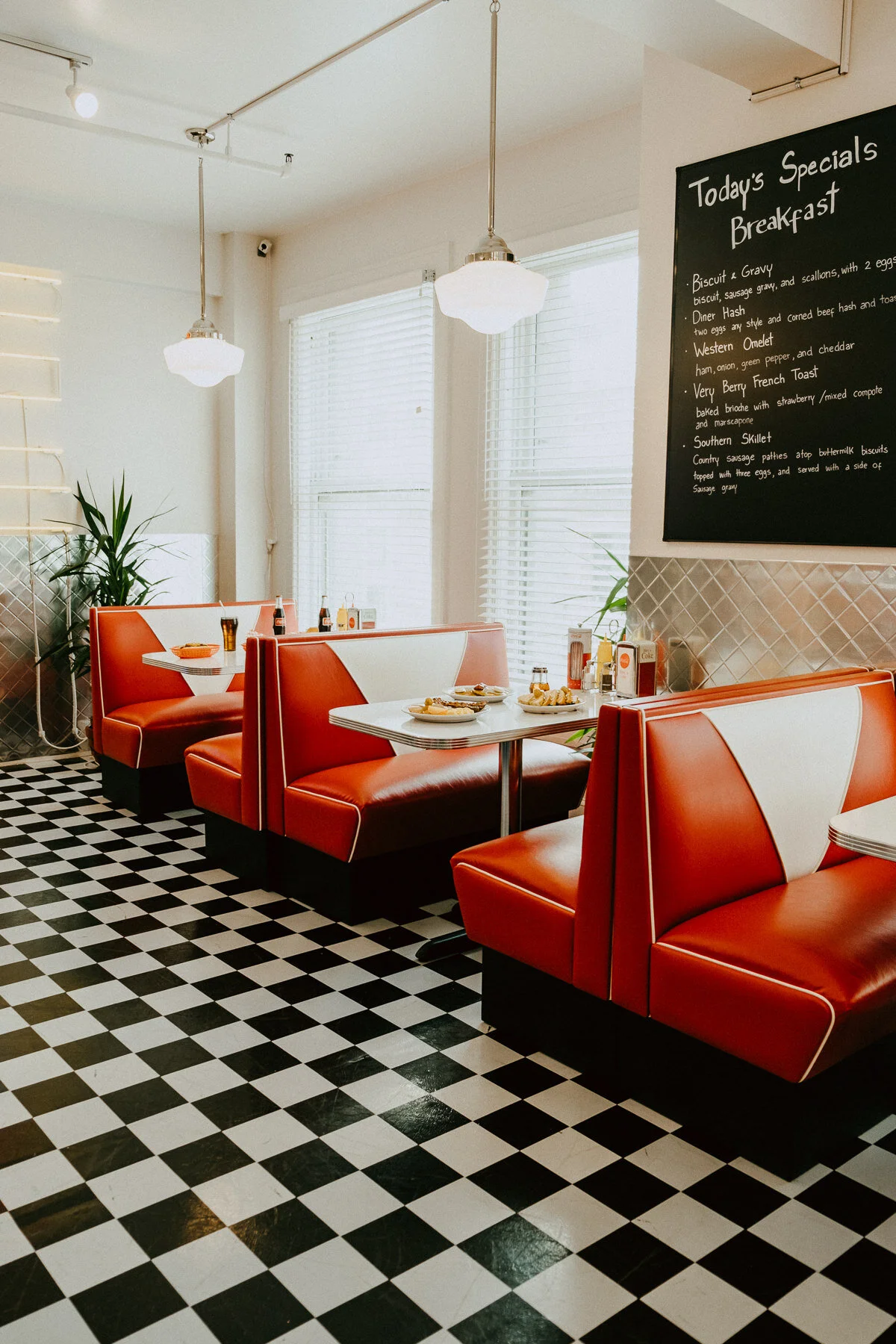 sTGS Diner Sessions - IG Vaughntastic - BTS and Group Shots-6.jpg