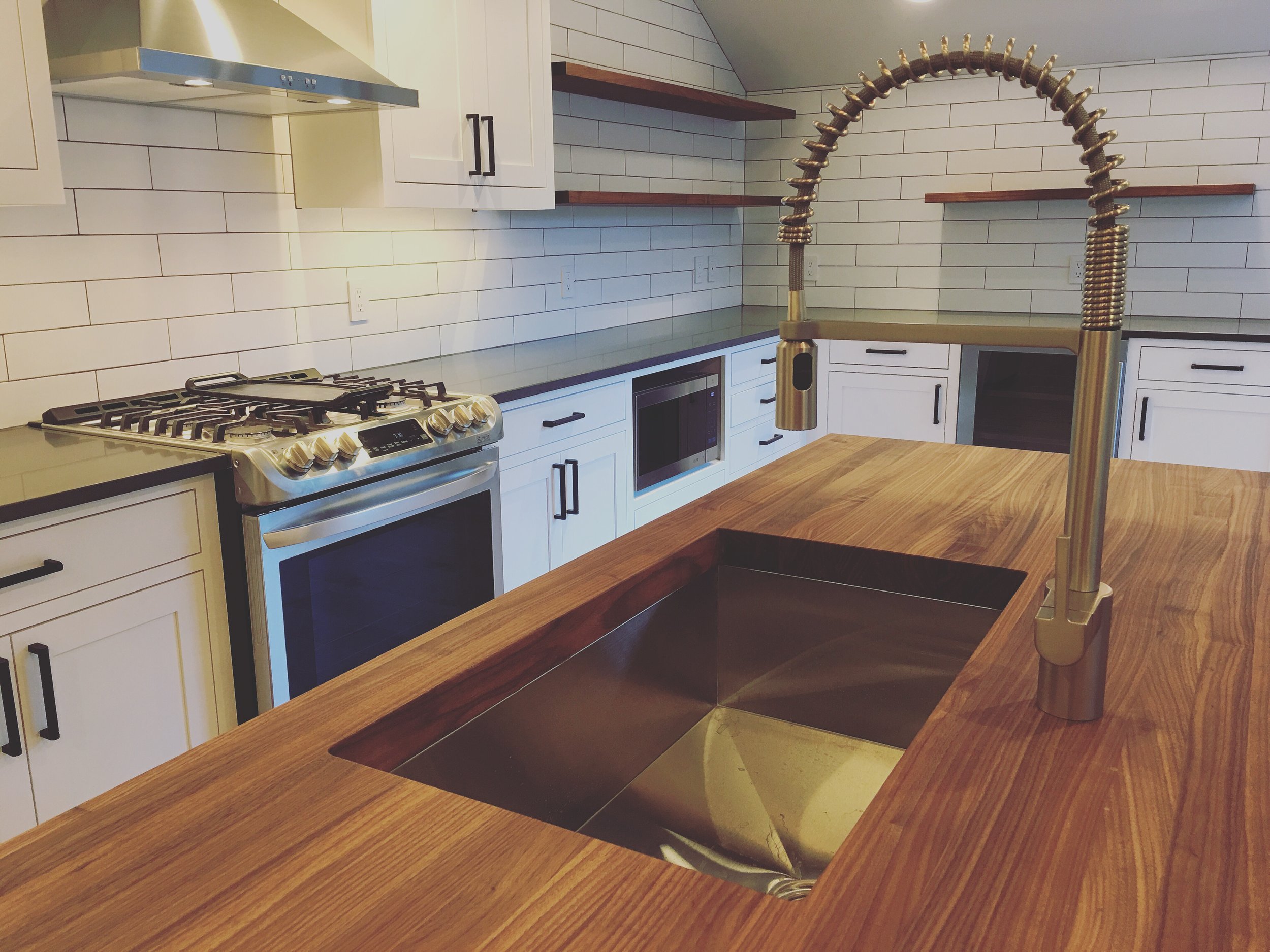 modern kitchen design. vermont pro construction.JPG