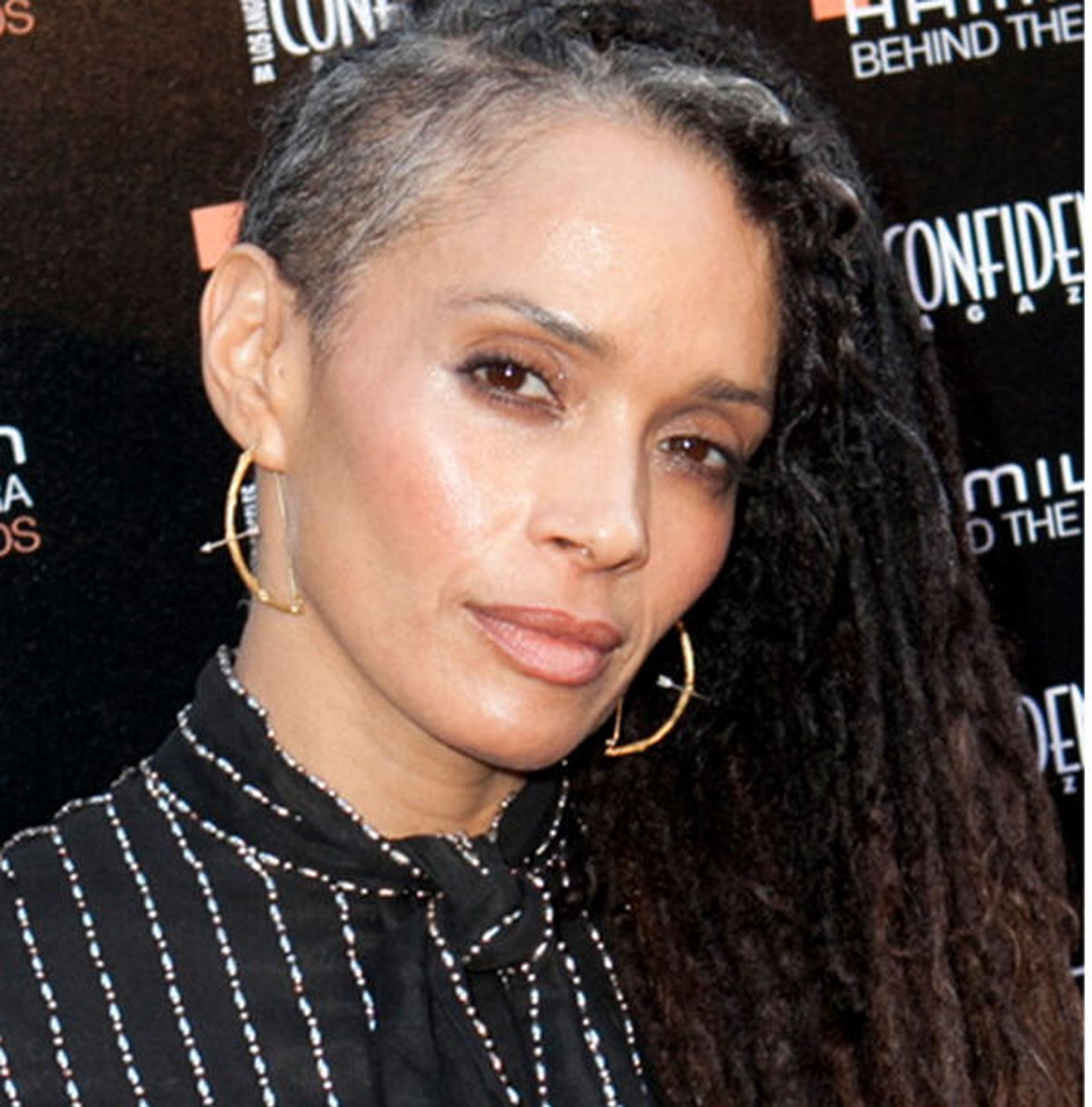 lisa_bonet_grey_hair.jpg