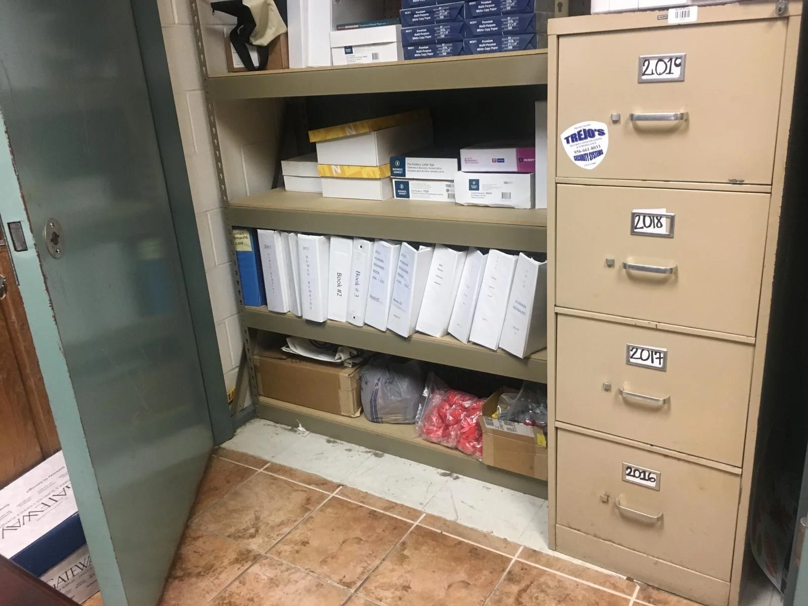 These Human Remains Binders document the deaths of hundreds of migrants  (supplied: Stephanie Leutert).