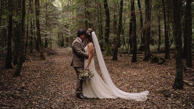 The most romantic place to have your ceremony! I adore this venue @longtonwood and this couple!