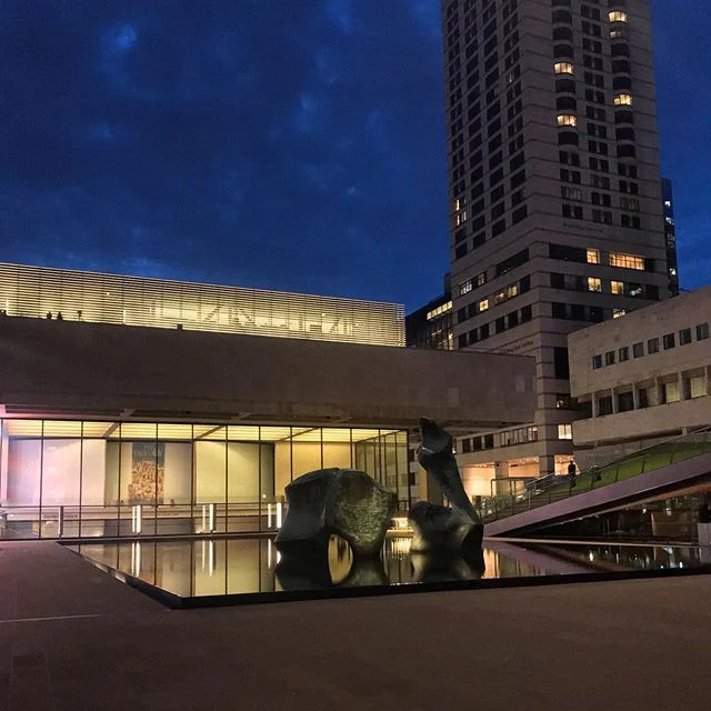 goodnight 🌙😴 #
there are these little cafe tables I came across last night and I loved the view #art #sculpture #newyork #nyc #ny #manhattan #summer #nights #wanderings #sleepy very very #sleepy and so .... goodnight ❤️
