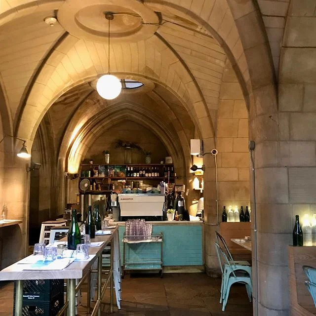 this little charming coffeeshop ☕️😍
#nyc #ny #manhattan #coffee #tea #architecture #bluestone #weekend #arches #teal #charming #museummile #city #cityscape #interiordesign #design #creative #❤️