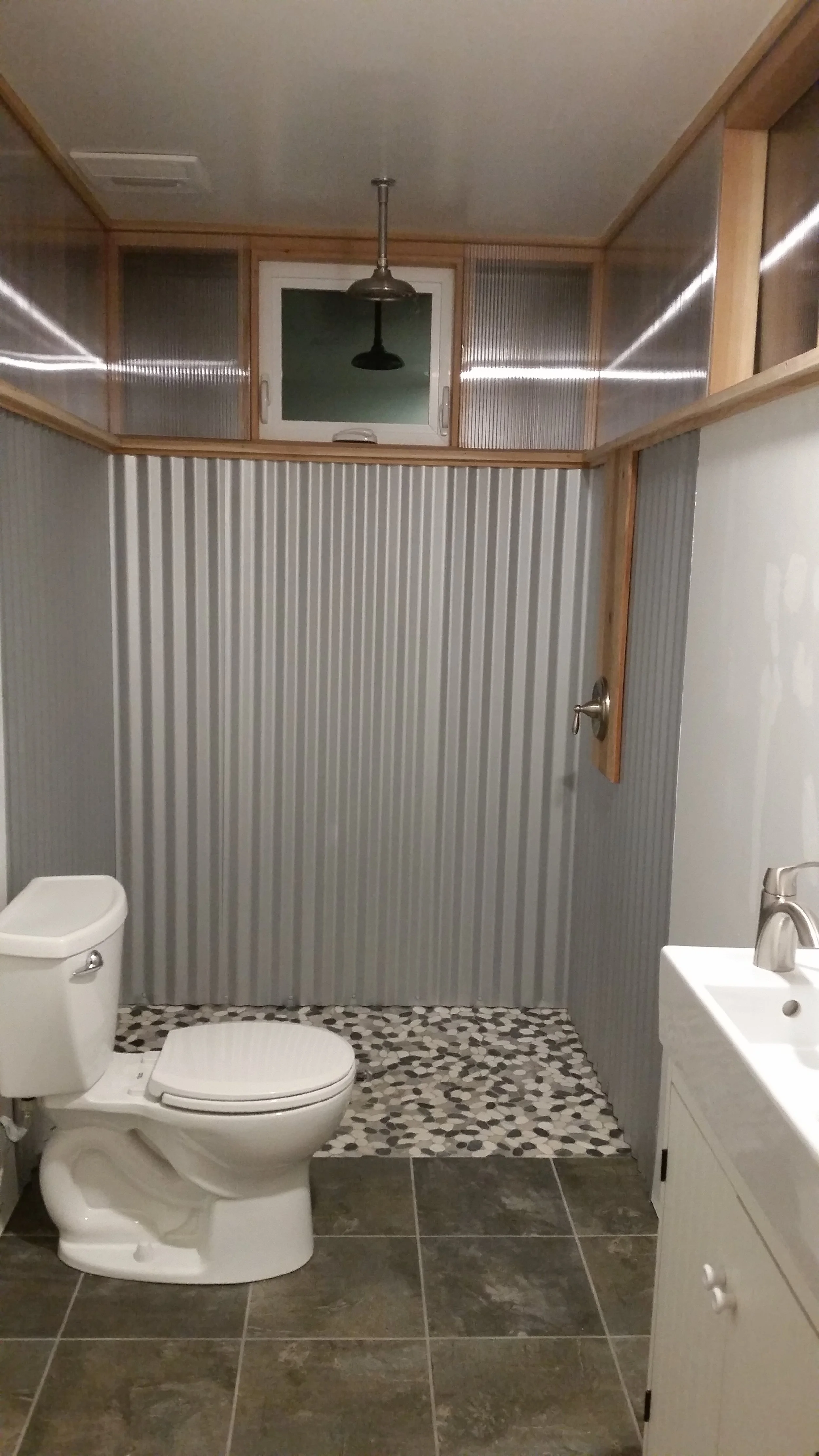 bathroom3.jpg