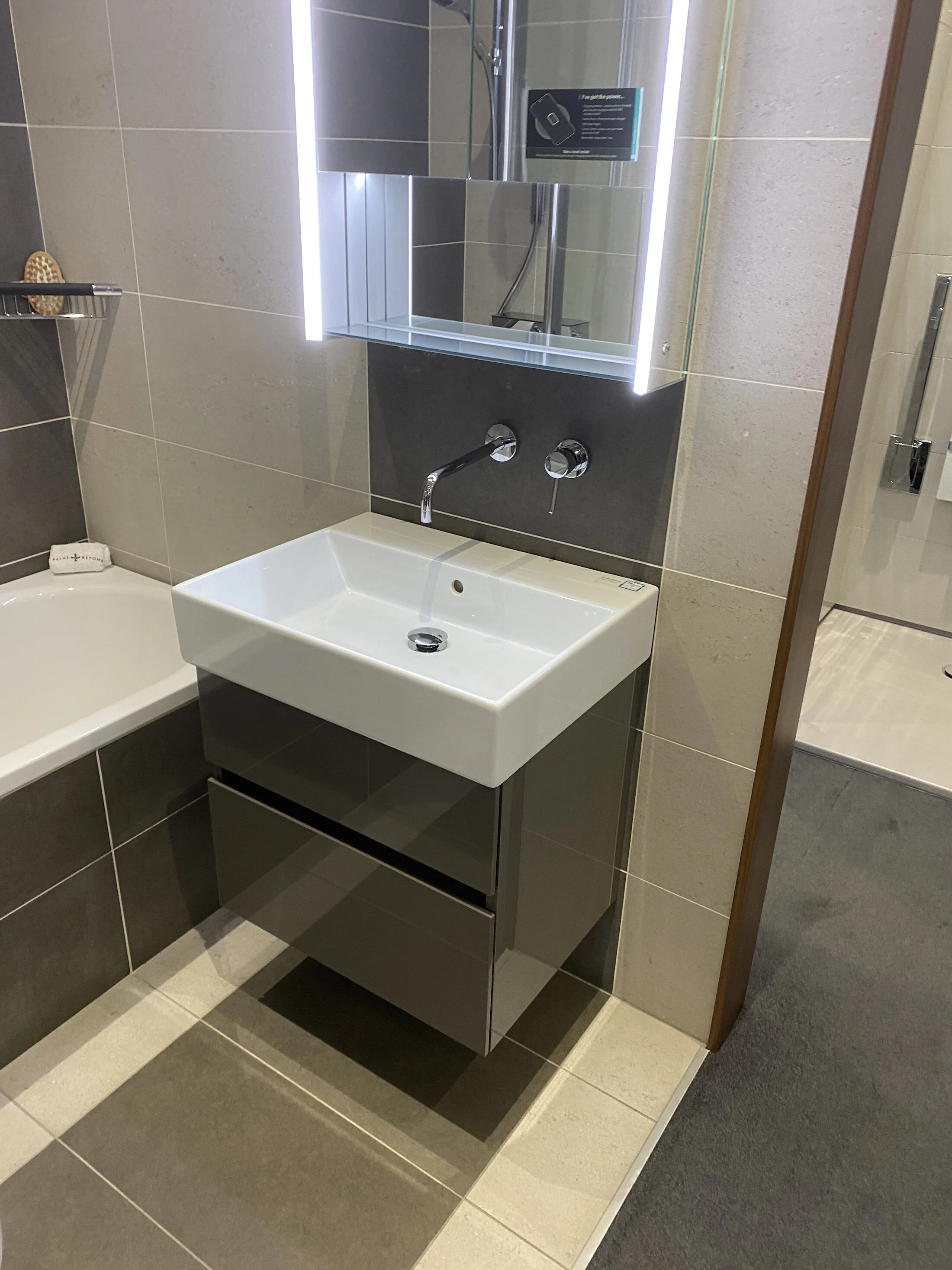 Mirrors & Cabinets on Display - 3.jpeg