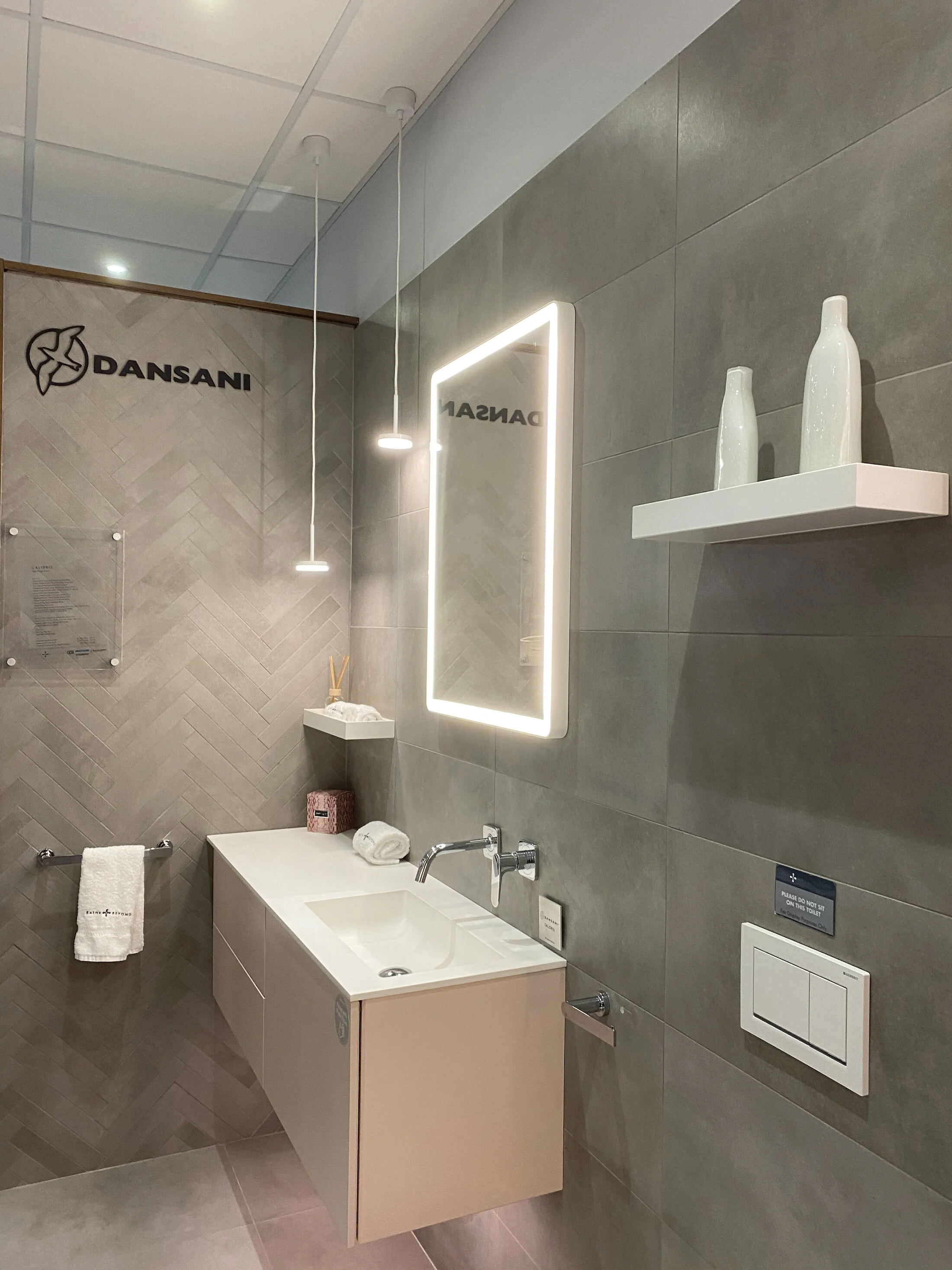 Mirrors & Cabinets on Display - 8.jpeg