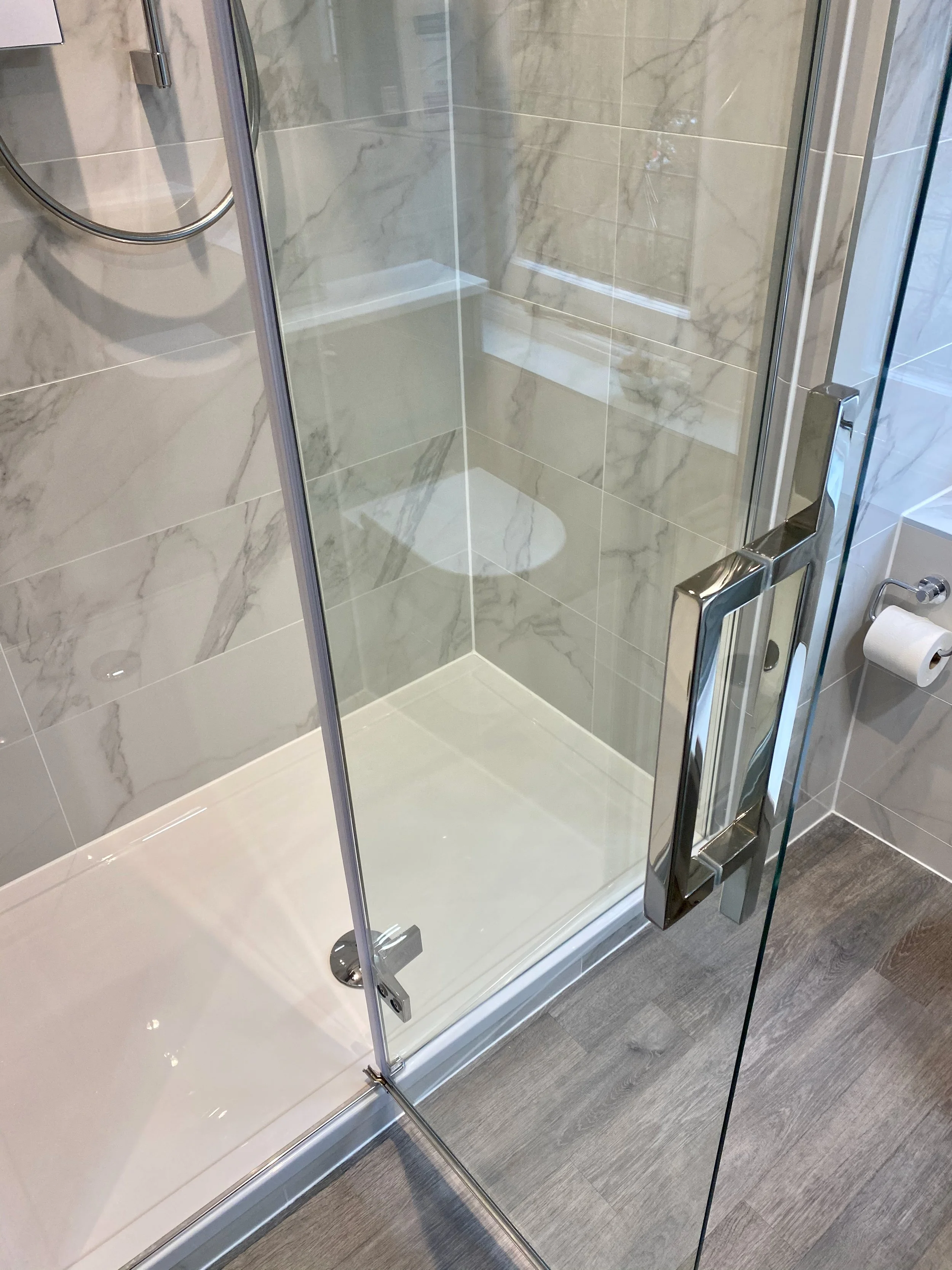 Roper Rhodes Fitted Furniture Bathroom Cobham - 10.jpeg