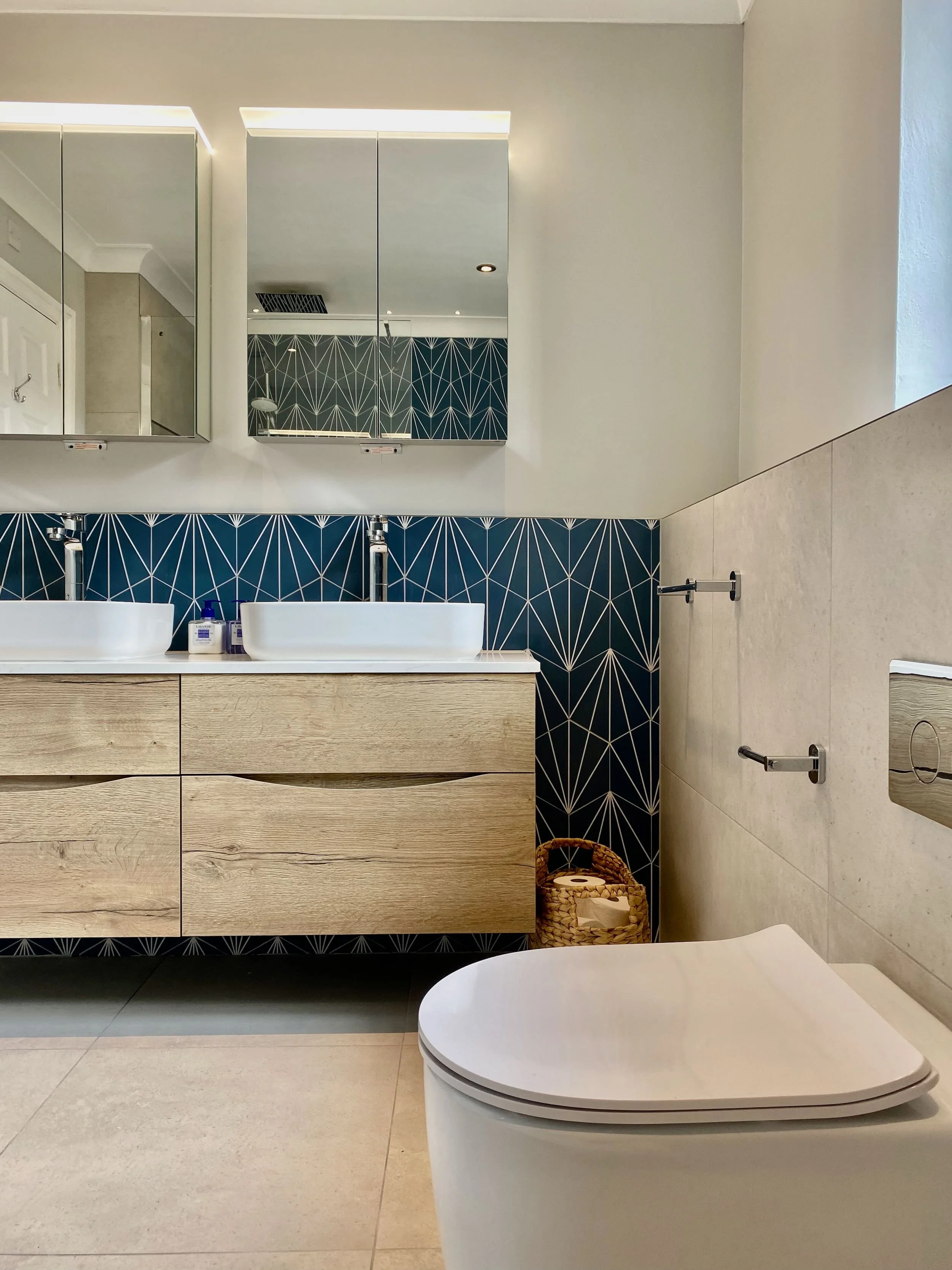 Large En-Suite Bathroom Finchampstead Berkshire - 16.jpeg