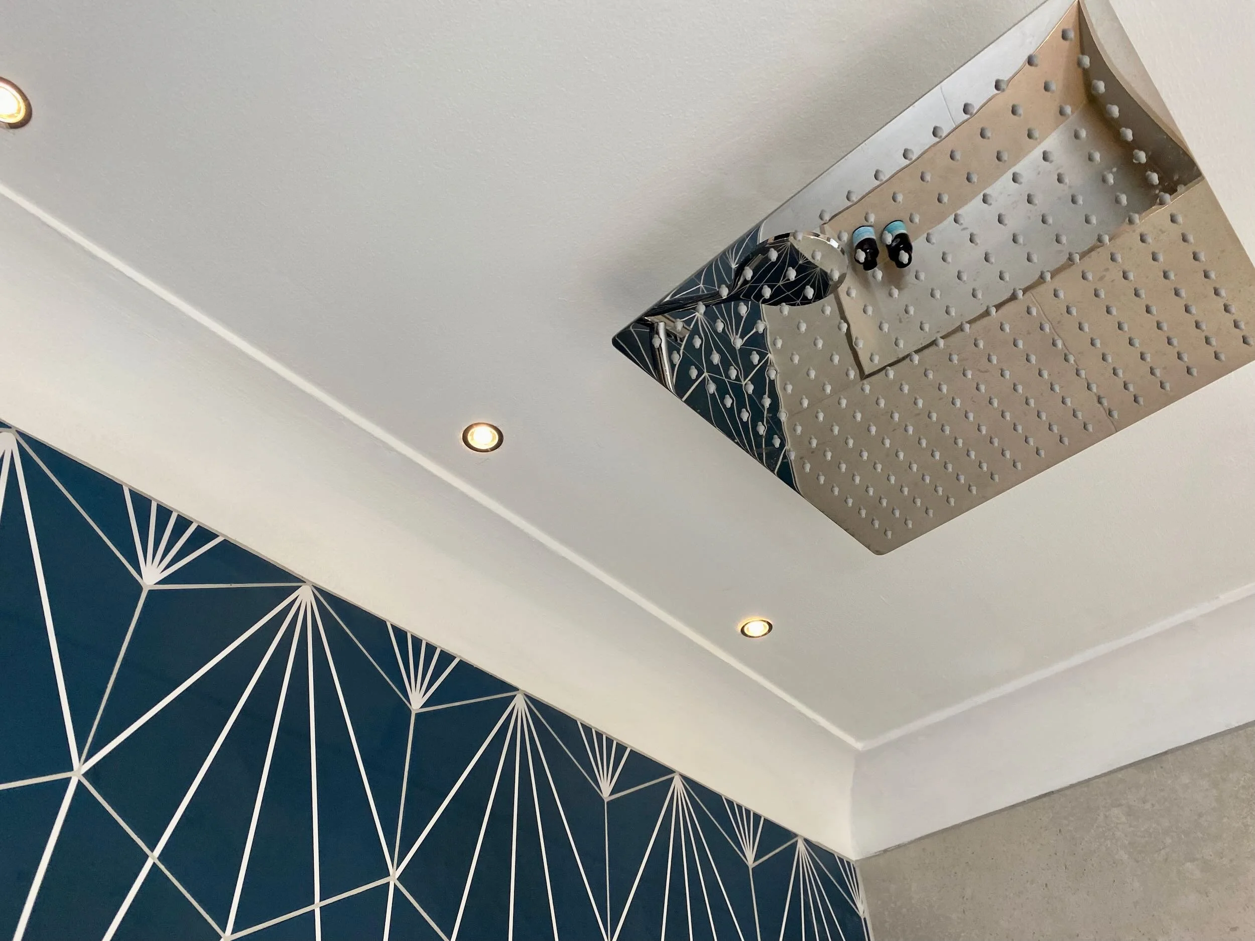 Large En-Suite Bathroom Finchampstead Berkshire - 14.jpeg