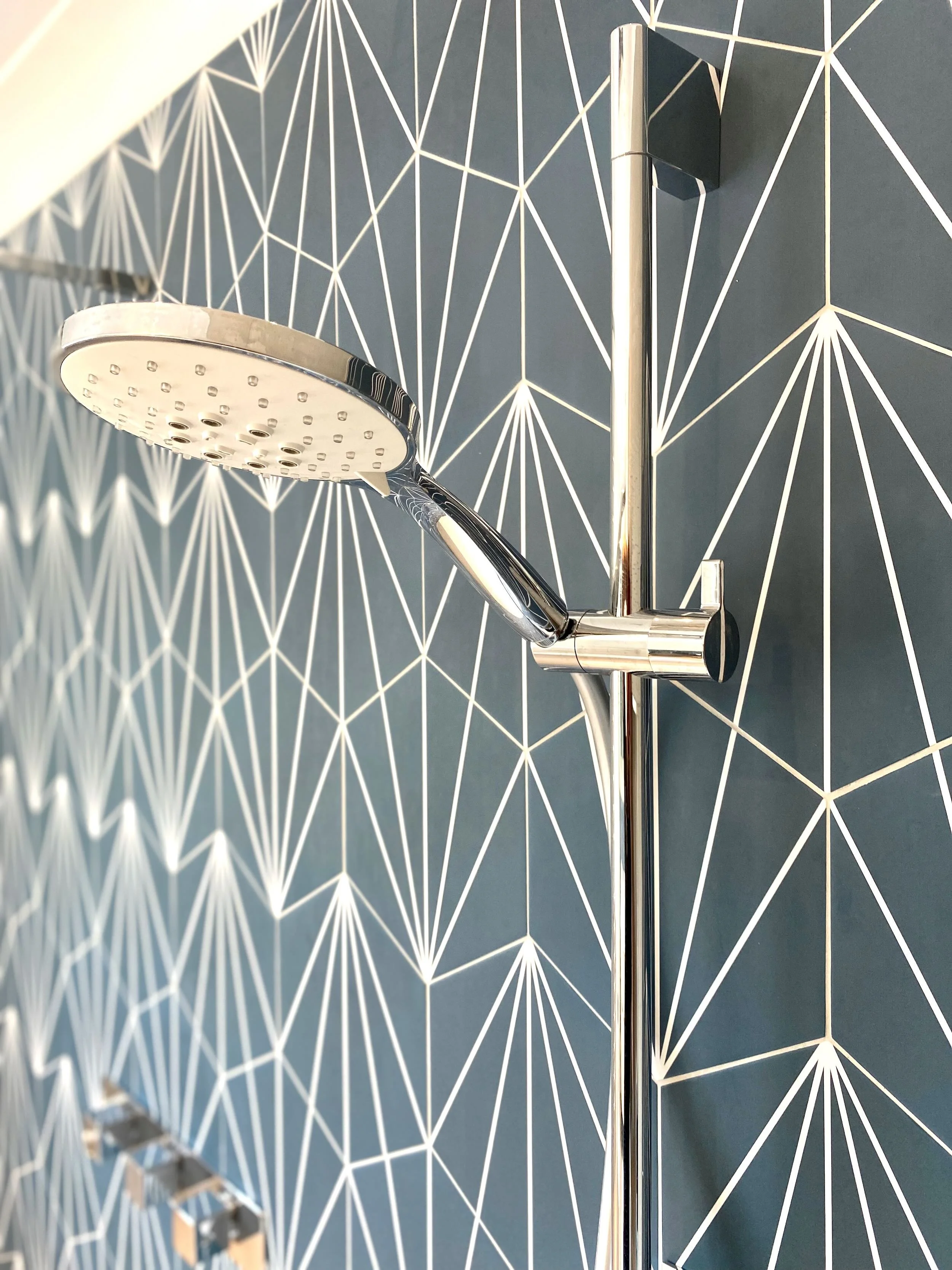 Large En-Suite Bathroom Finchampstead Berkshire - 11.jpeg