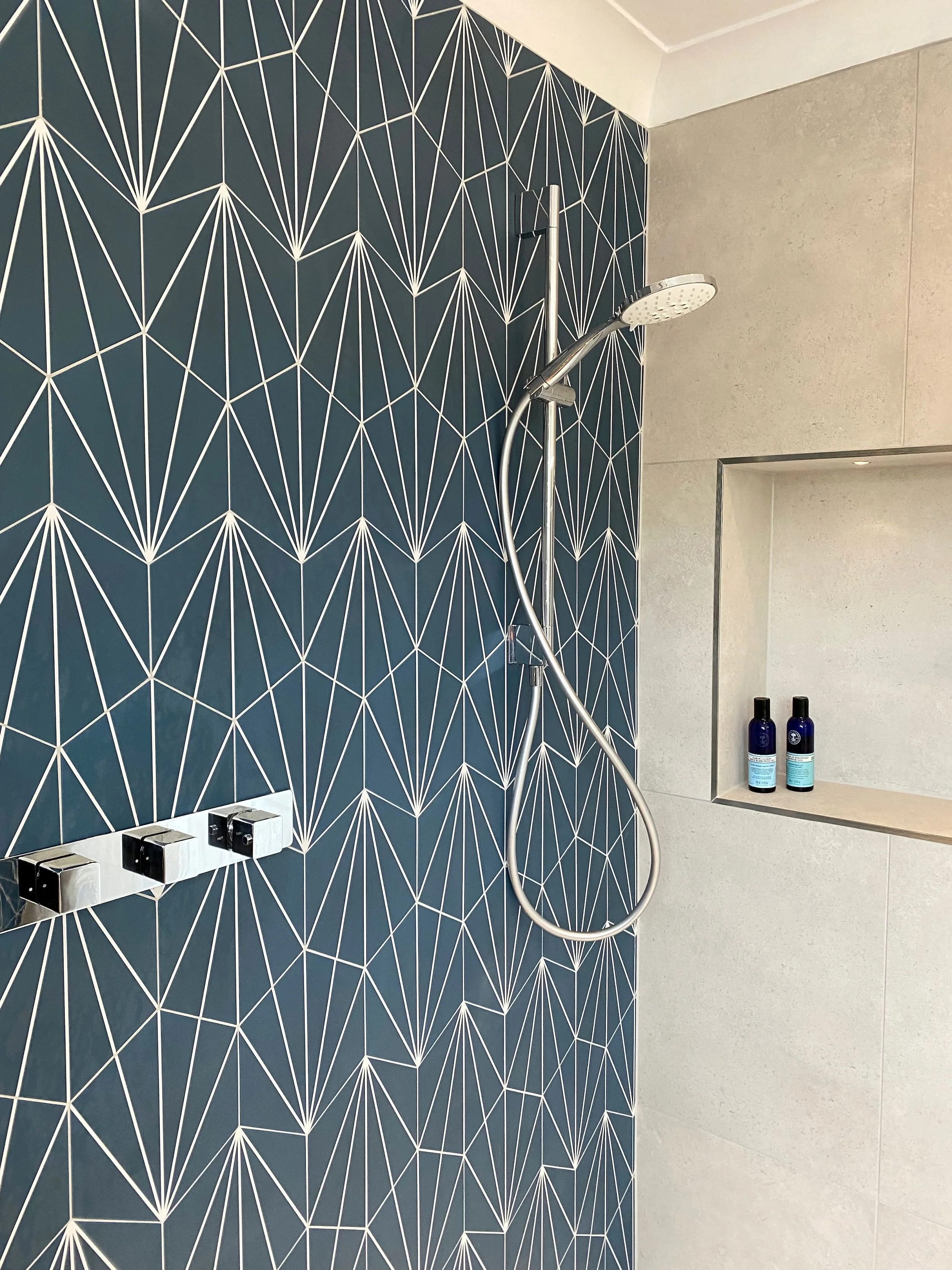 Large En-Suite Bathroom Finchampstead Berkshire - 10.jpeg