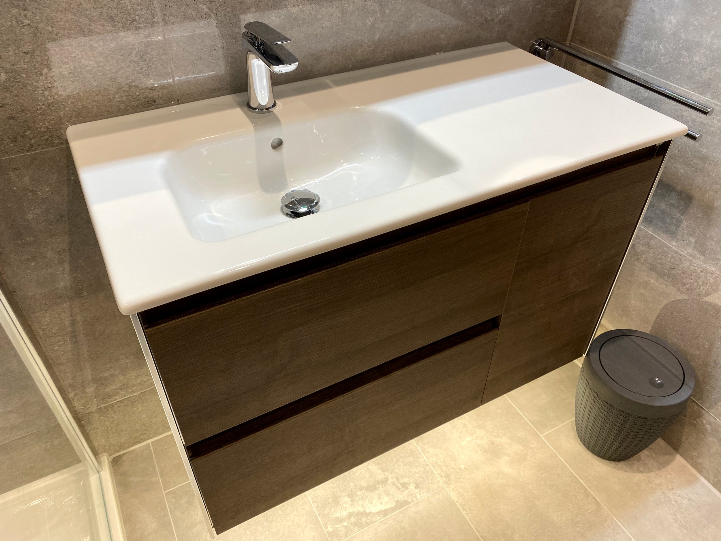 En-suite bathroom showroom in Binfield Bracknell - 3.jpeg