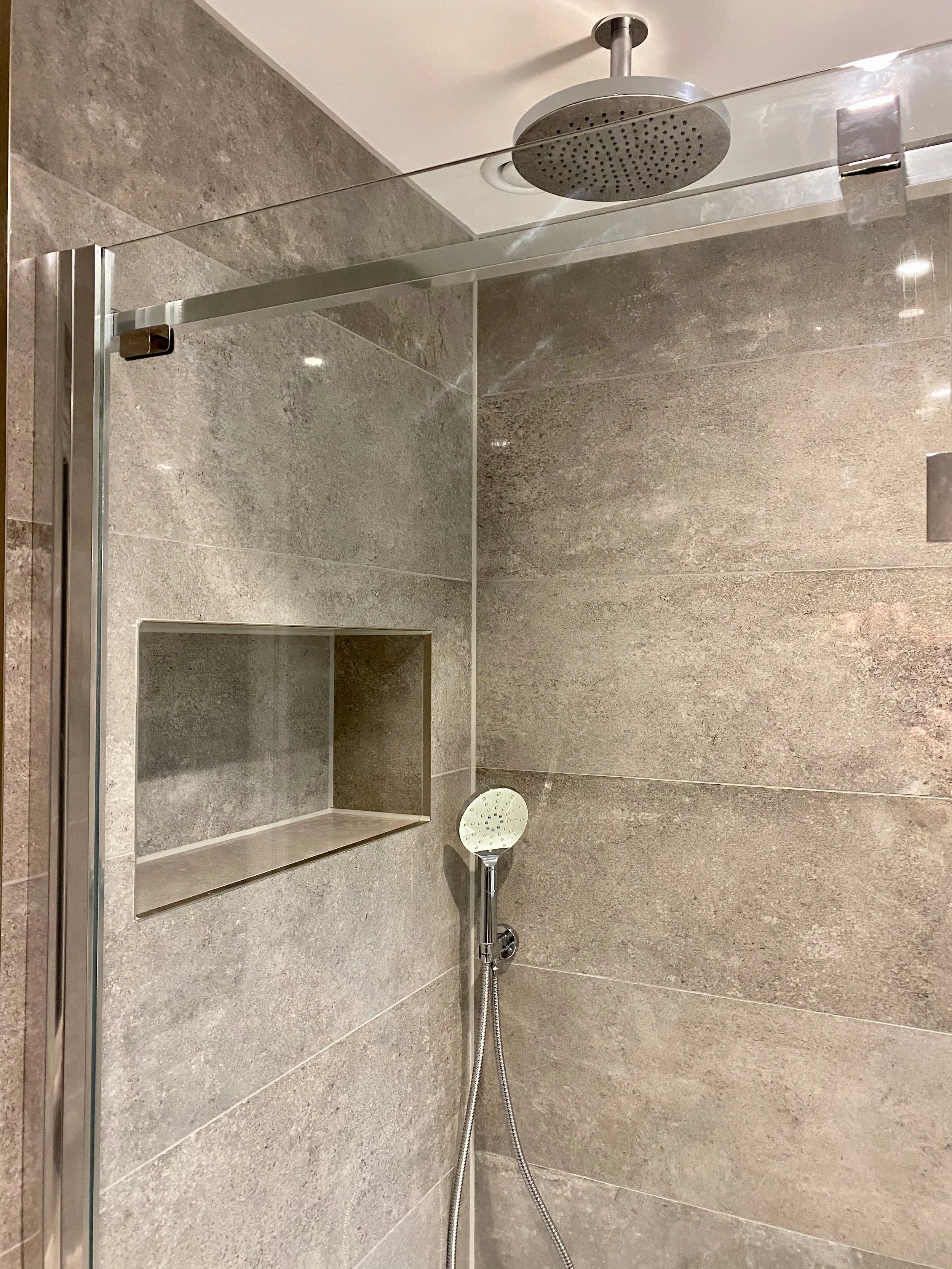 En-suite bathroom showroom in Binfield Bracknell - 6.jpeg