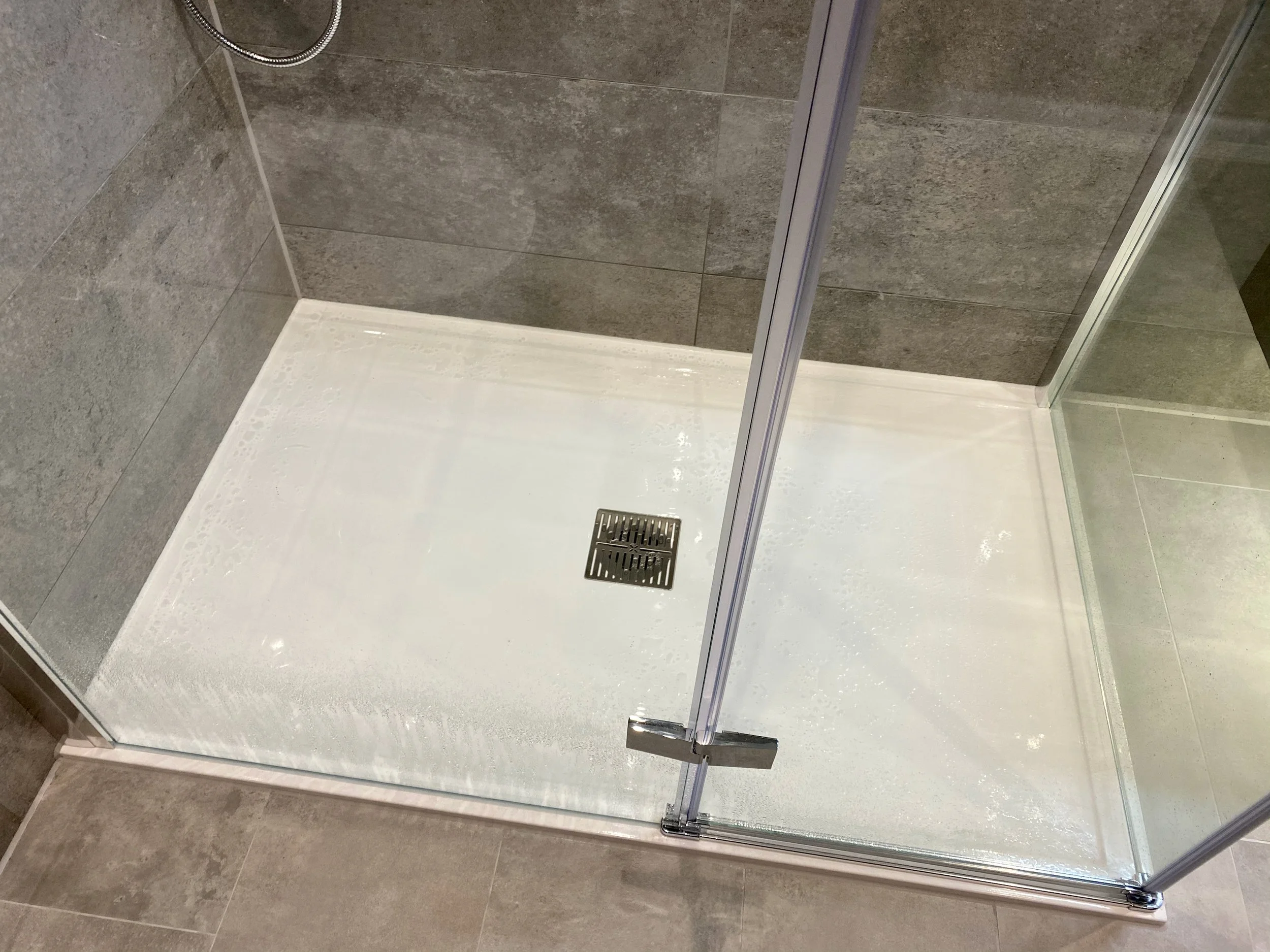 En-suite bathroom showroom in Binfield Bracknell - 9.jpeg