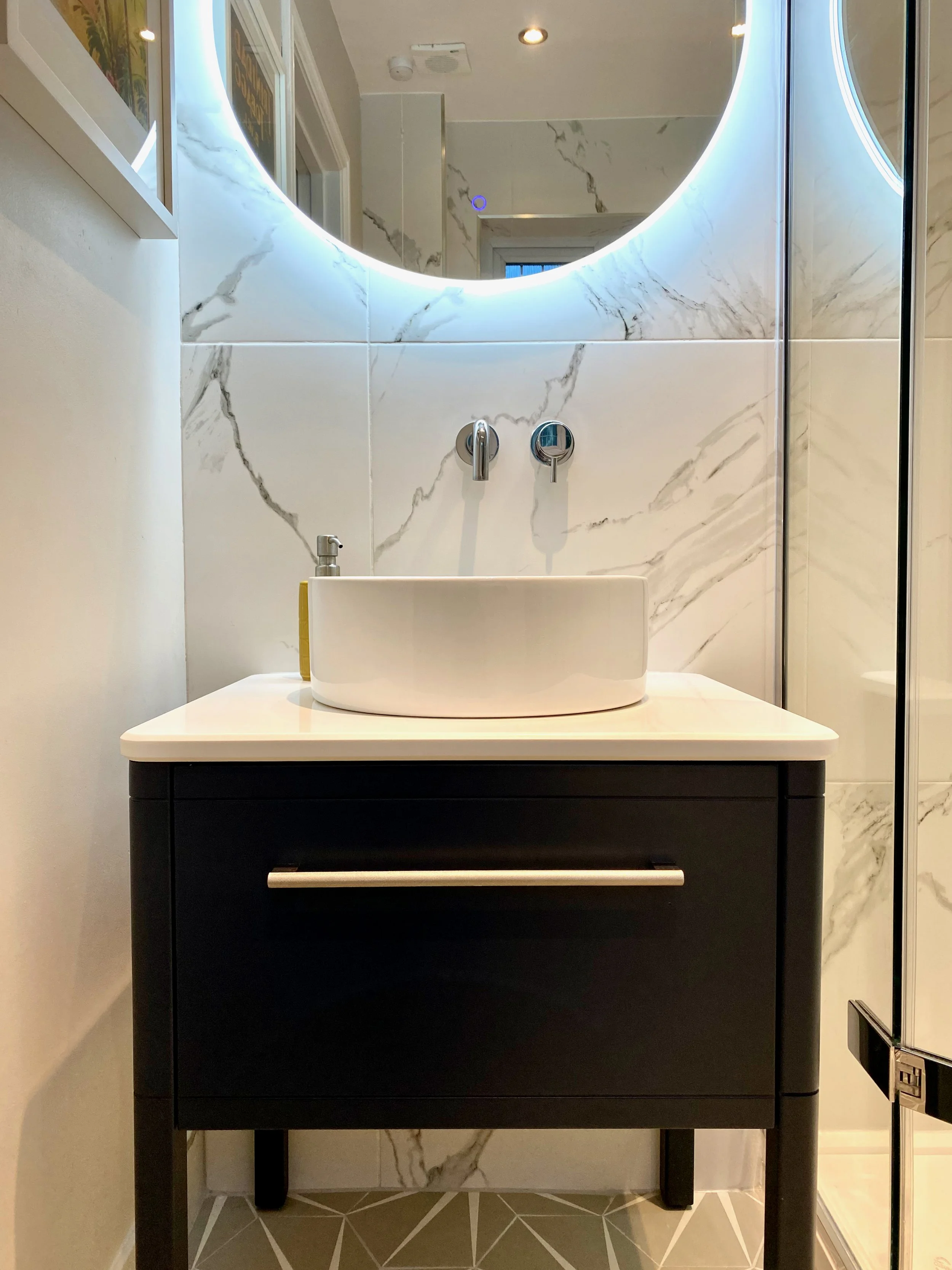 En-suite bathroom showroom in Sandhurst Camberley Surrey - 5.jpeg