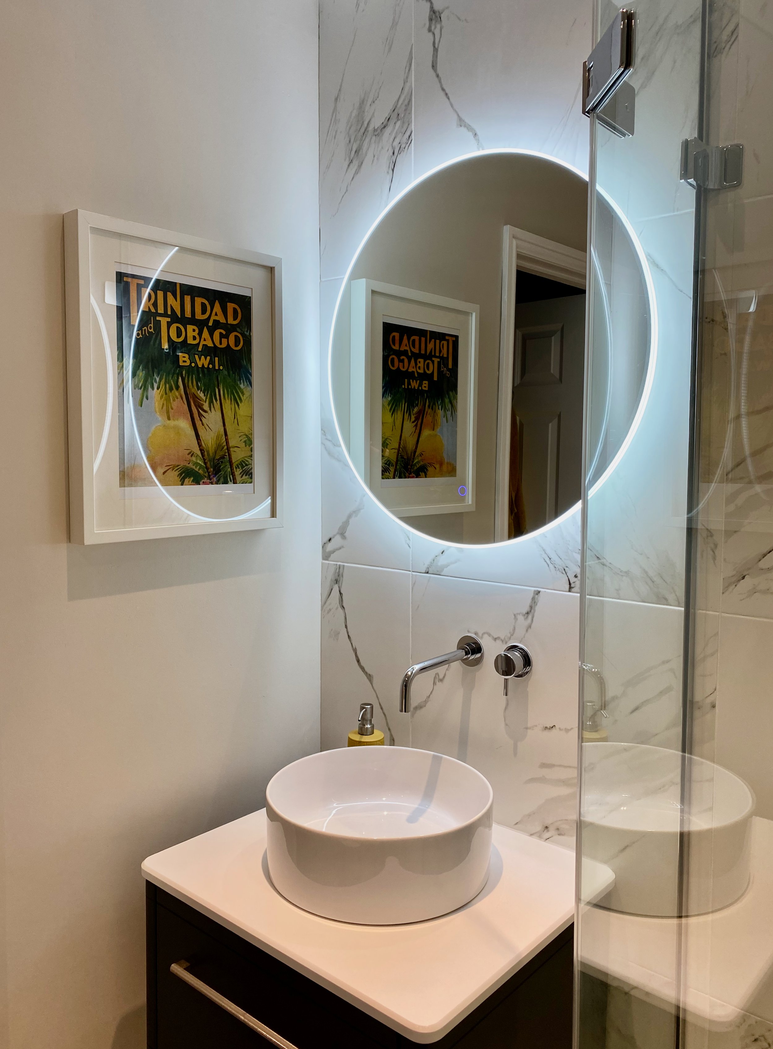 En-suite bathroom showroom in Sandhurst Camberley Surrey - 8.jpeg
