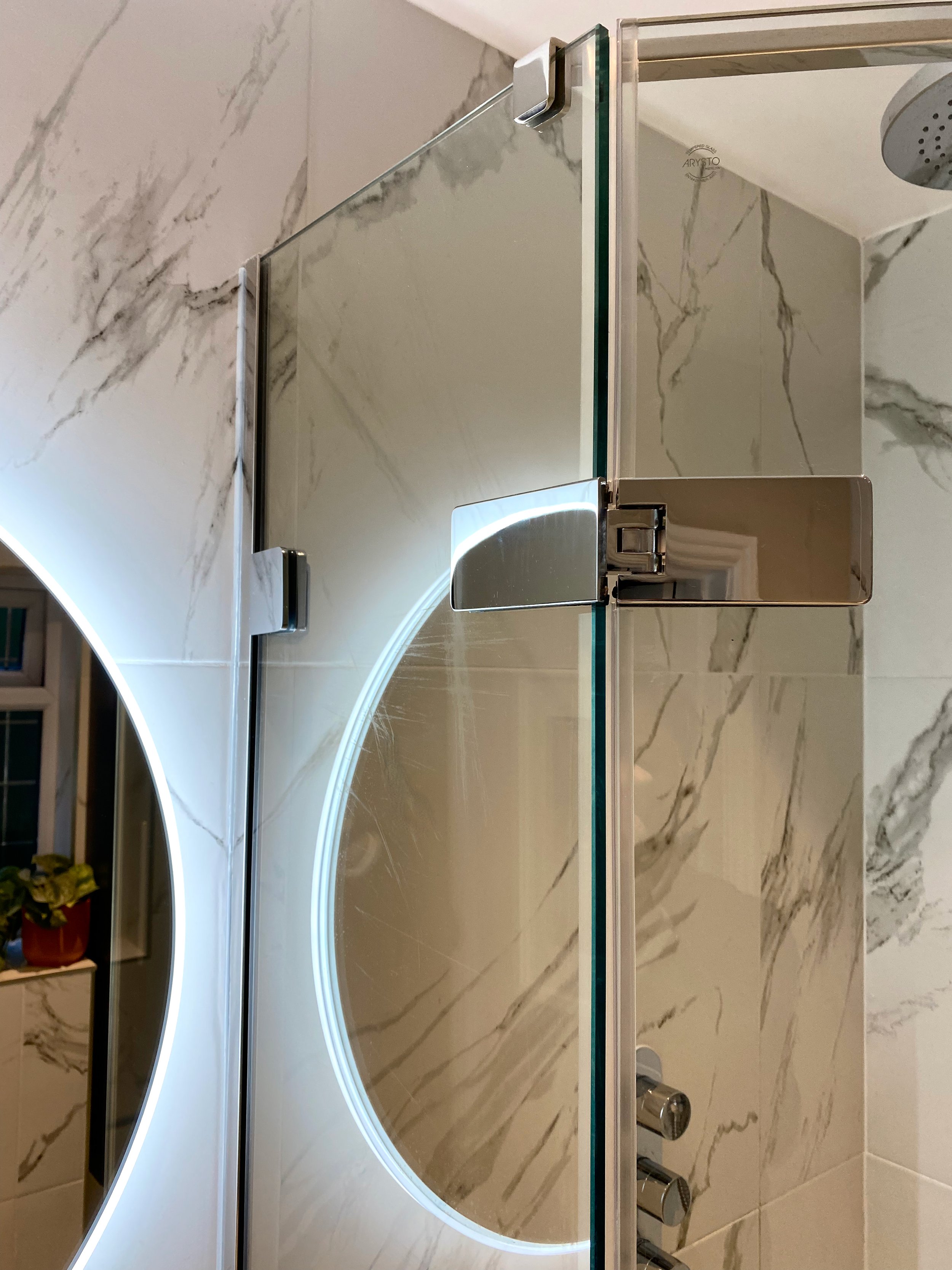 En-suite bathroom showroom in Sandhurst Camberley Surrey - 7.jpeg