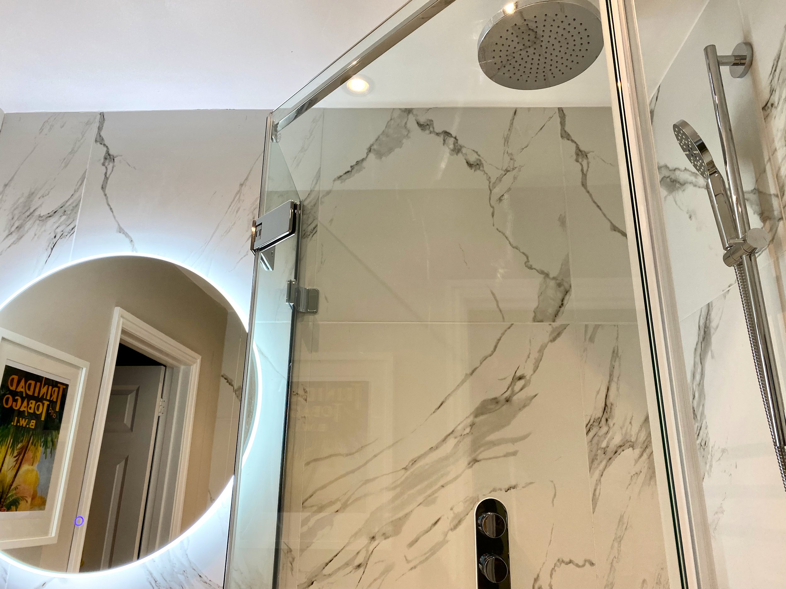 En-suite bathroom showroom in Sandhurst Camberley Surrey - 9.jpeg