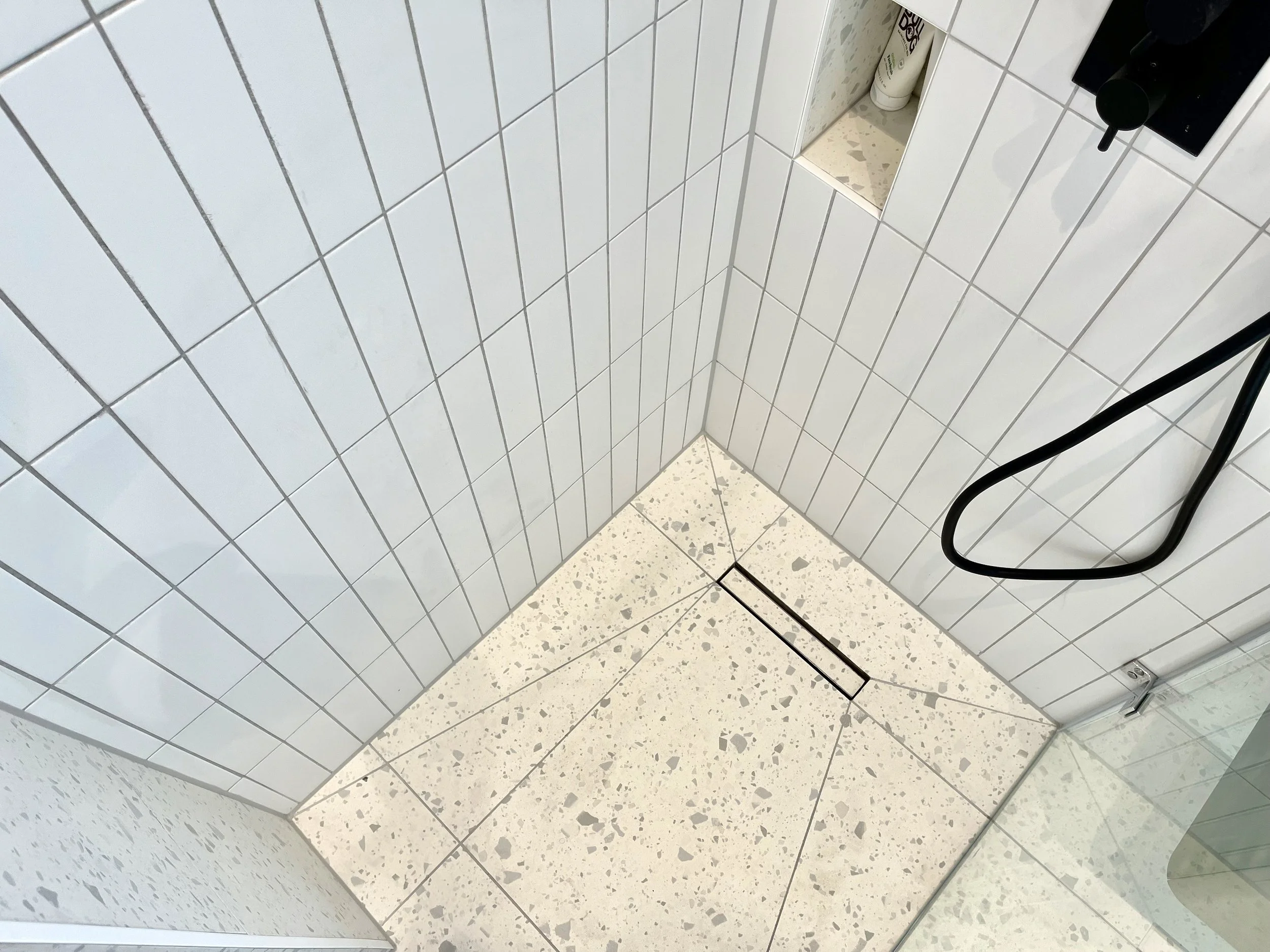 White+terrazzo+bathroom+design+in+Brentford+-+6.jpeg
