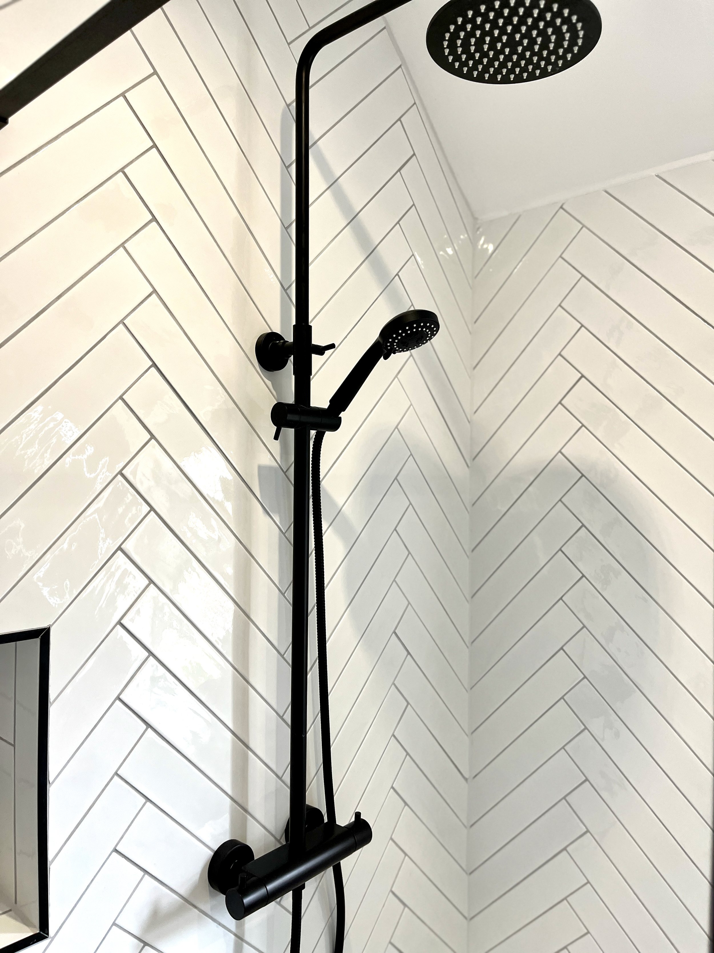Monochrome Bathroom in East Molesley Surrey - 12.jpeg