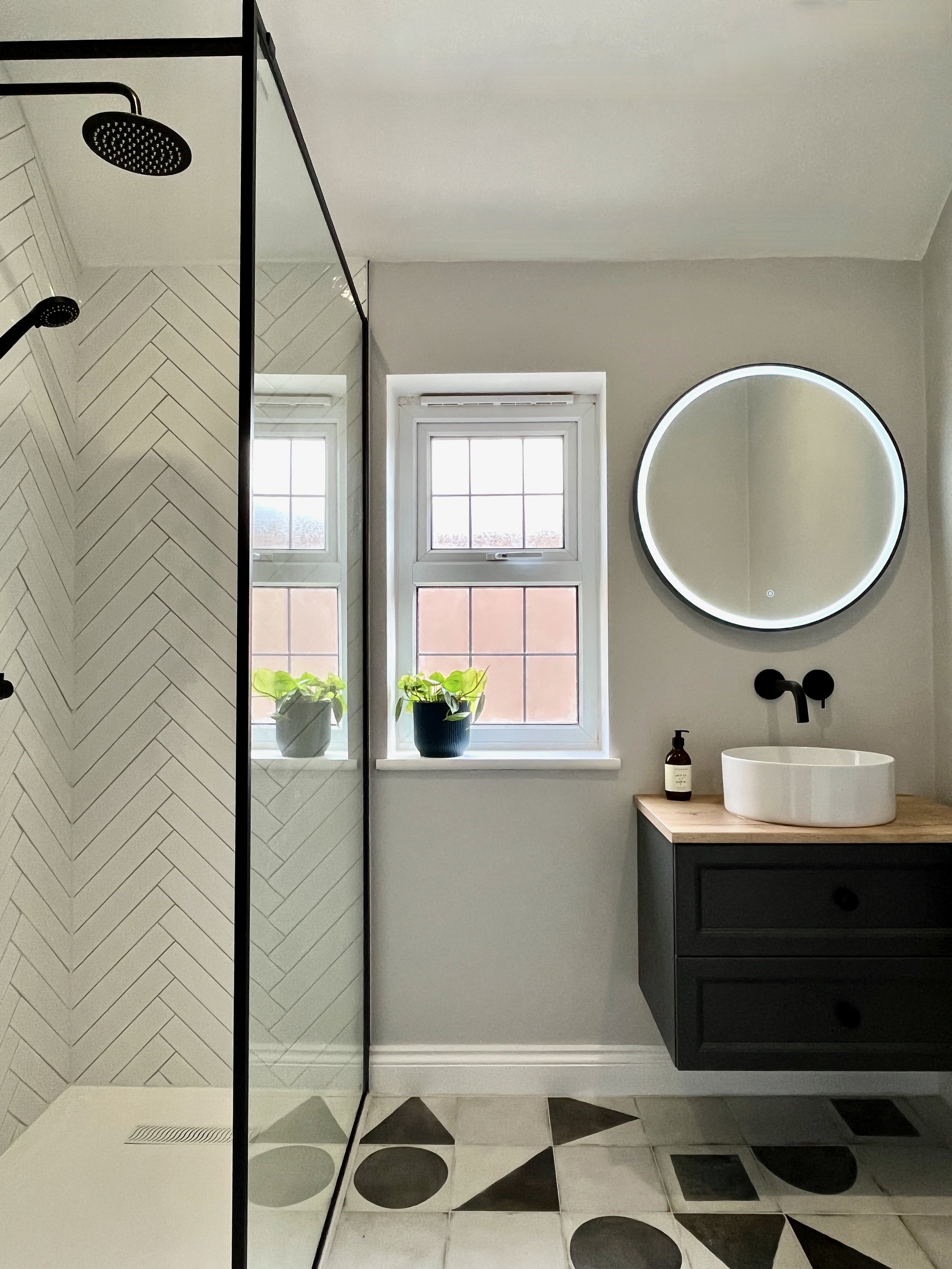 Monochrome Bathroom in East Molesley Surrey - 1.jpeg